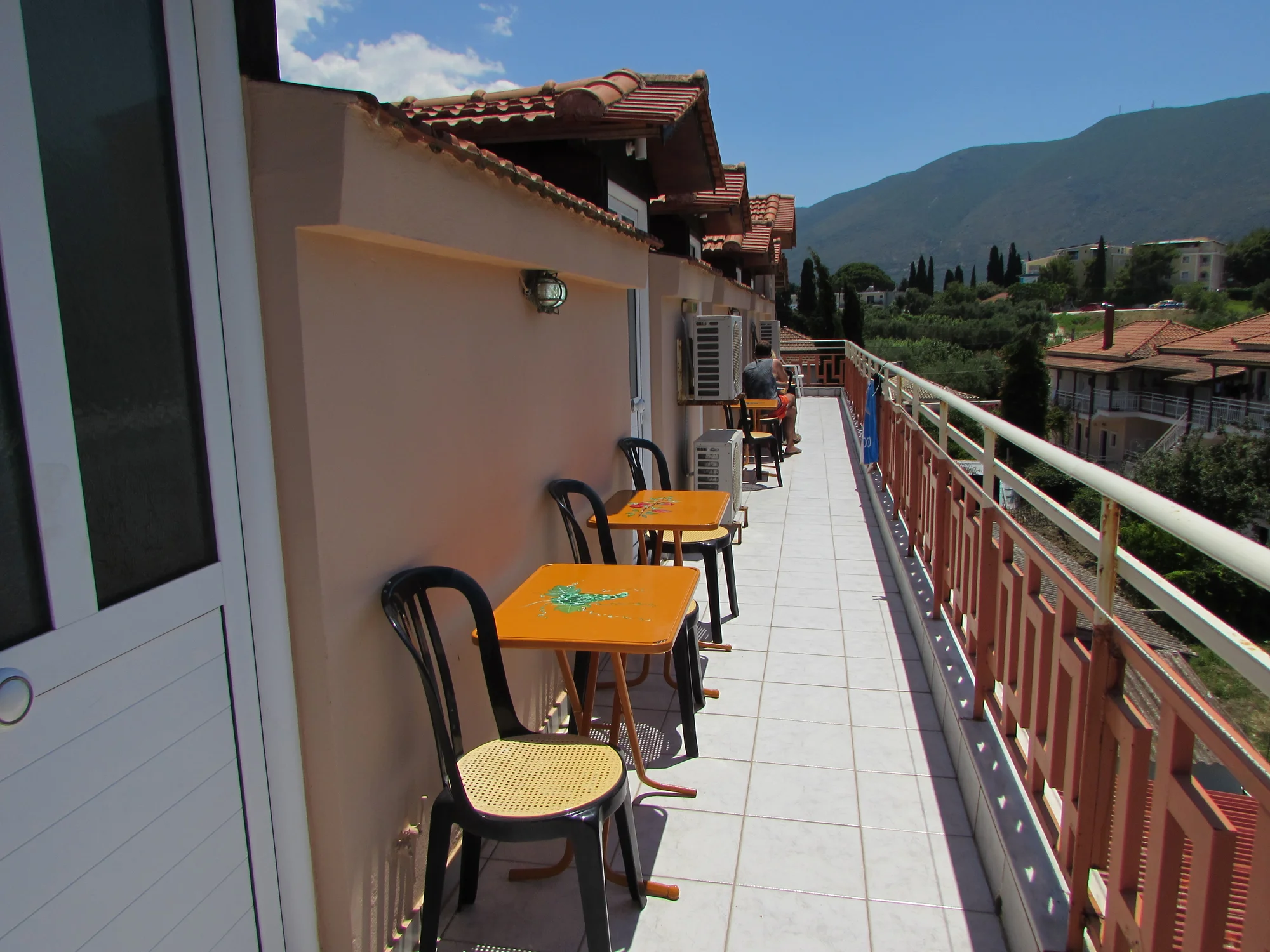 Letecký zájezd na Zakynthos: aparthotel 80 metrů od pláže, bazén, polopenze