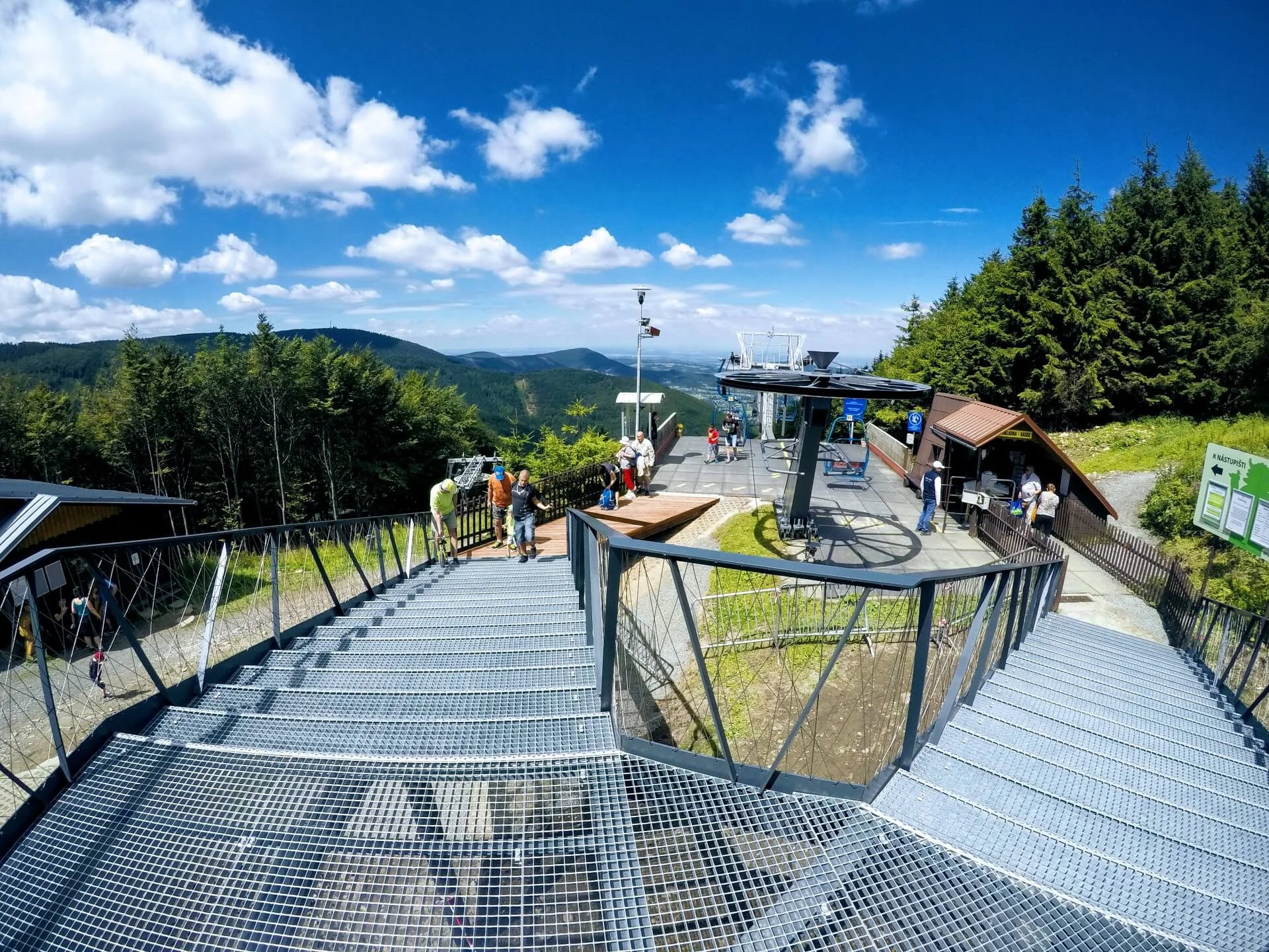 Relaxační pobyt v Beskydech: snídaně, wellness i jízda lanovkou na Pustevny