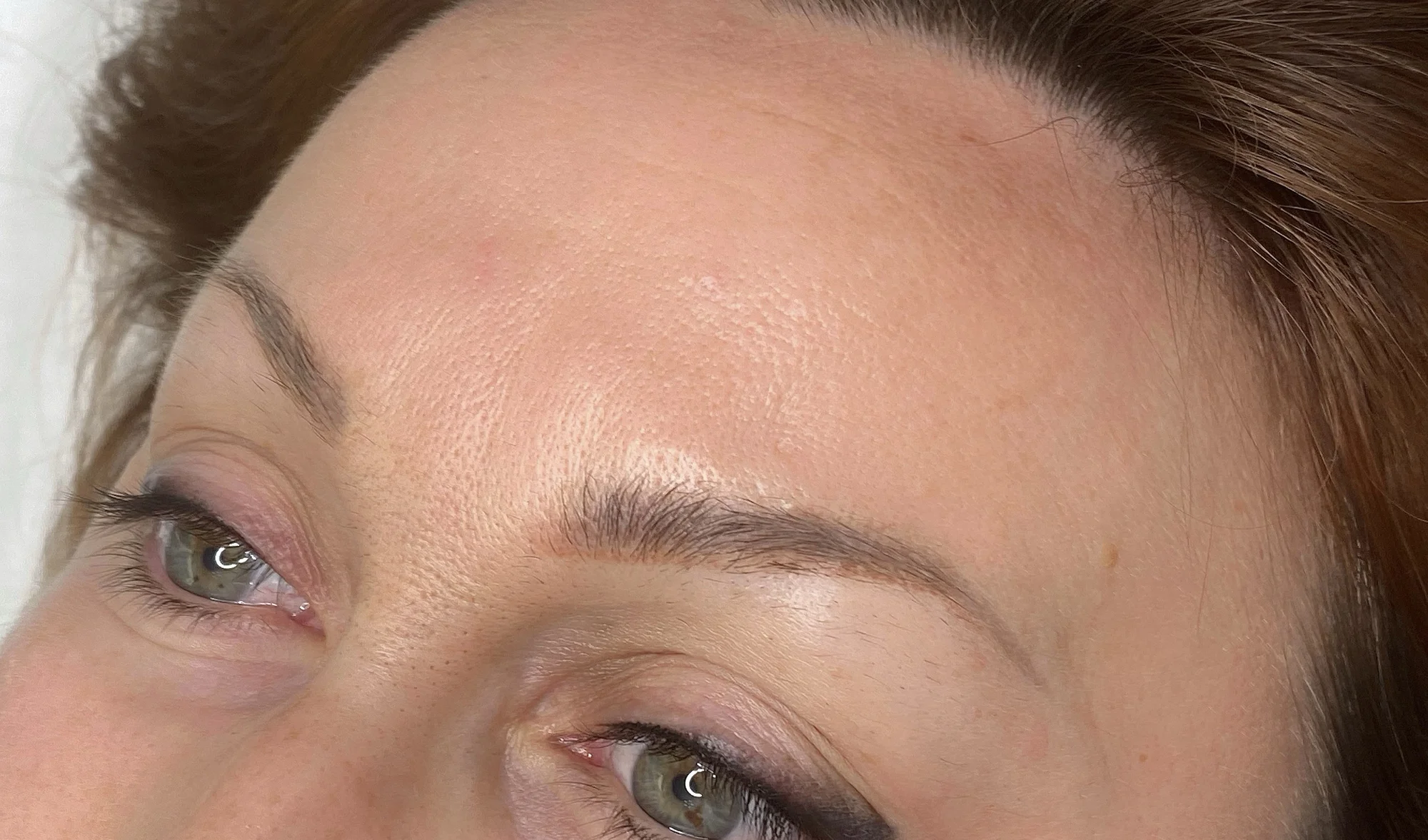 Permanentní make-up: oční linky, obočí pudrovou metodou i výplň rtů