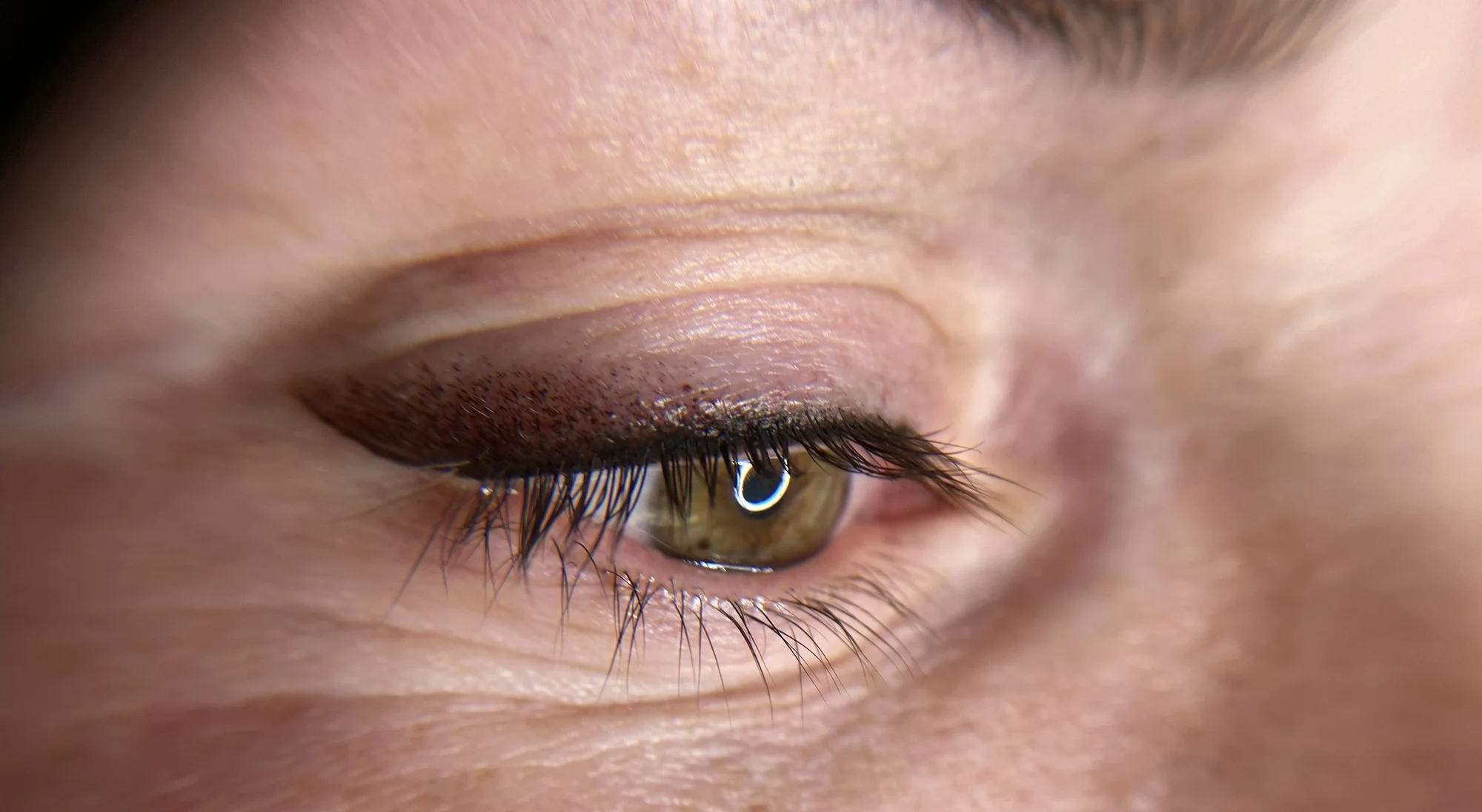 Permanentní make-up: oční linky, obočí pudrovou metodou i výplň rtů