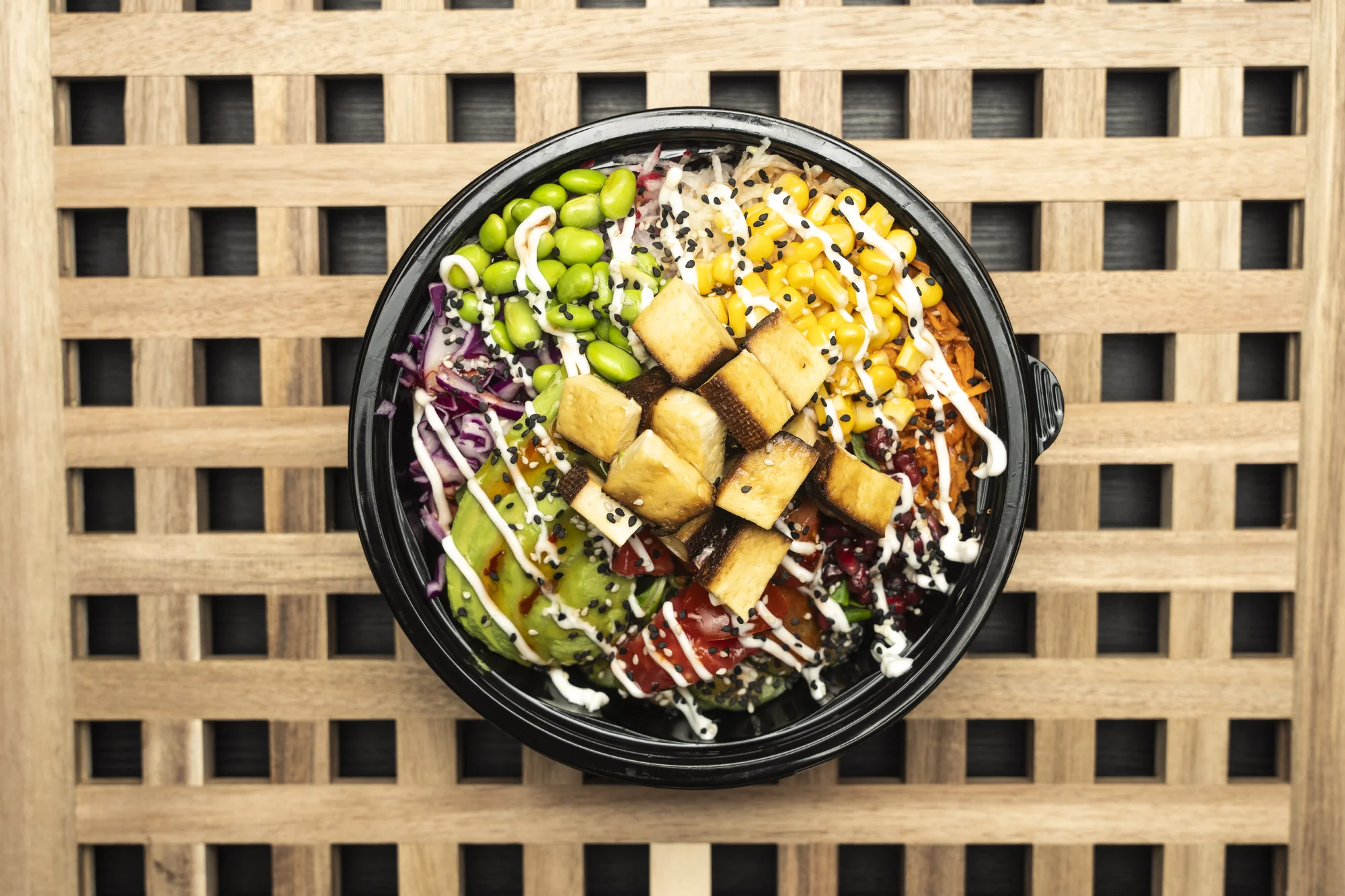 Havajský poke bowl podle výběru ze 3 druhů na odnos s sebou