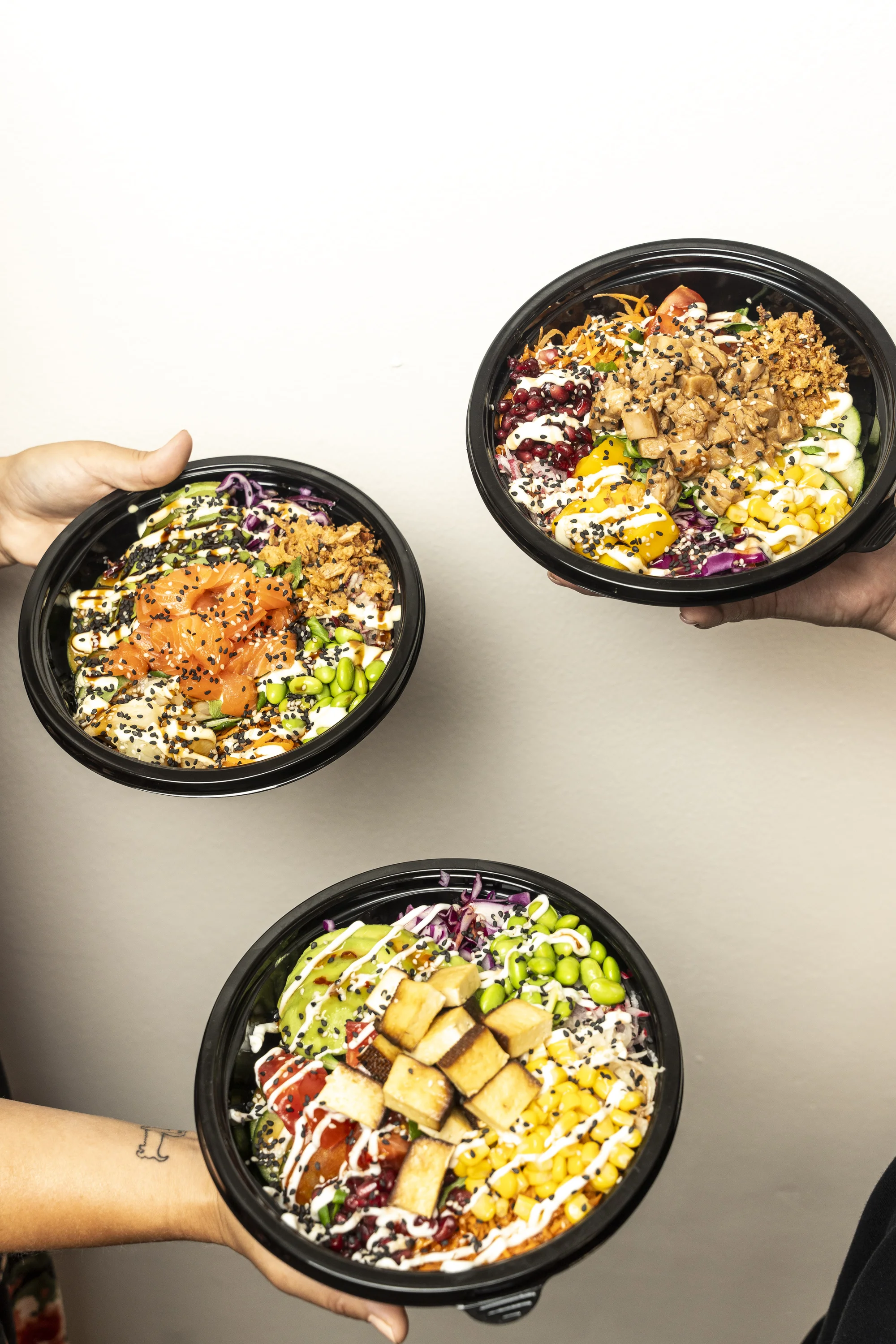 Havajský poke bowl podle výběru ze 3 druhů na odnos s sebou