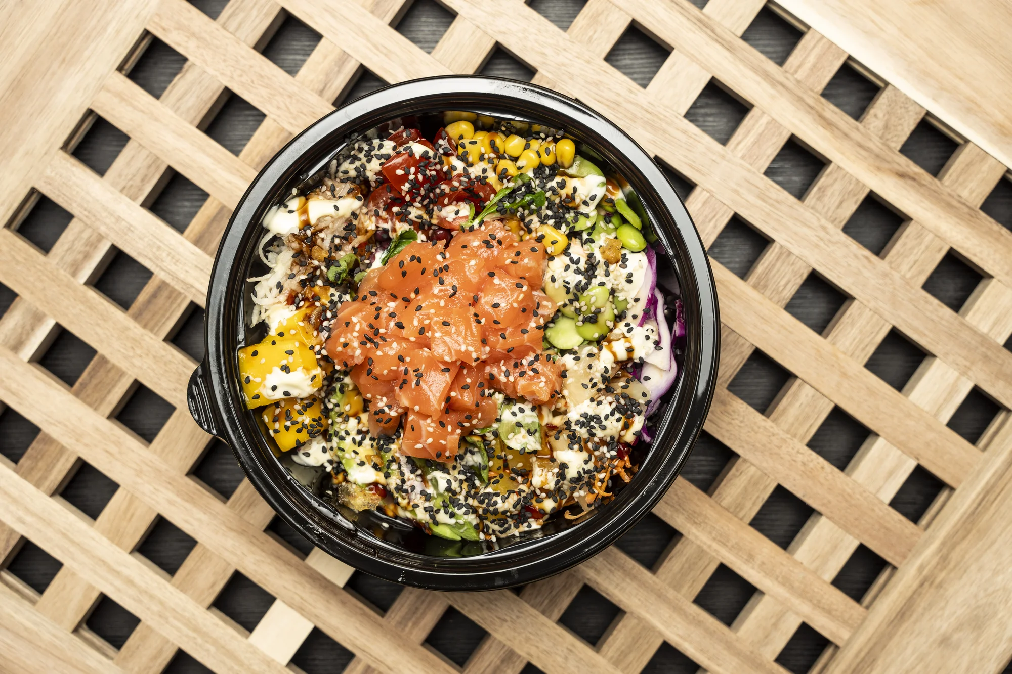 Havajský poke bowl podle výběru ze 3 druhů na odnos s sebou