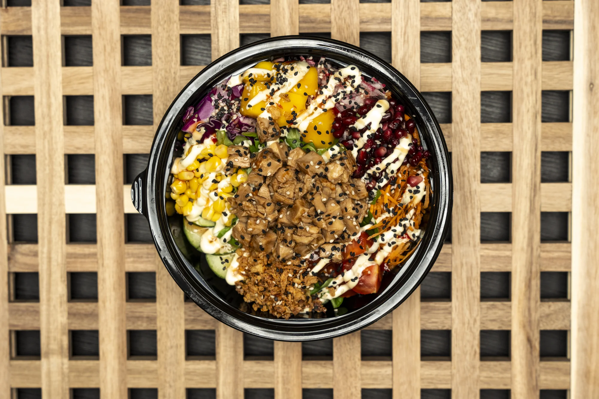 Havajský poke bowl podle výběru ze 3 druhů na odnos s sebou
