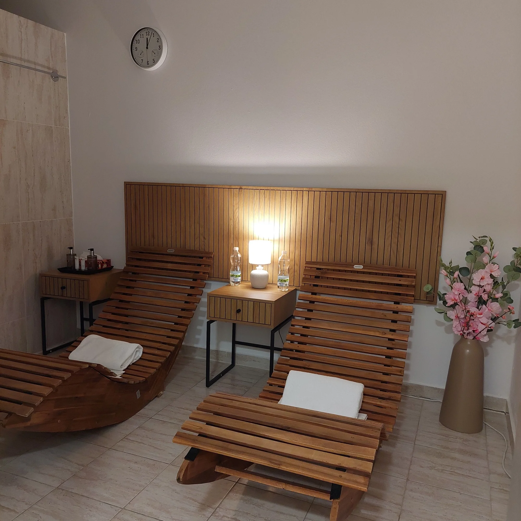 Pohoda na horském vzduchu na Šumavě: bufetové snídaně, víno, bowling i neomezený wellness