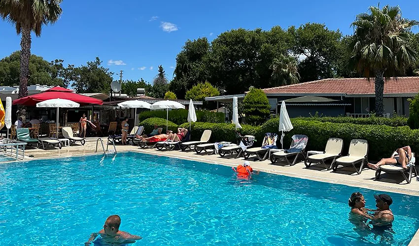 Turecká riviéra letecky: hotel Altinkum Beach***, 7 nocí s all inclusive a bazény
