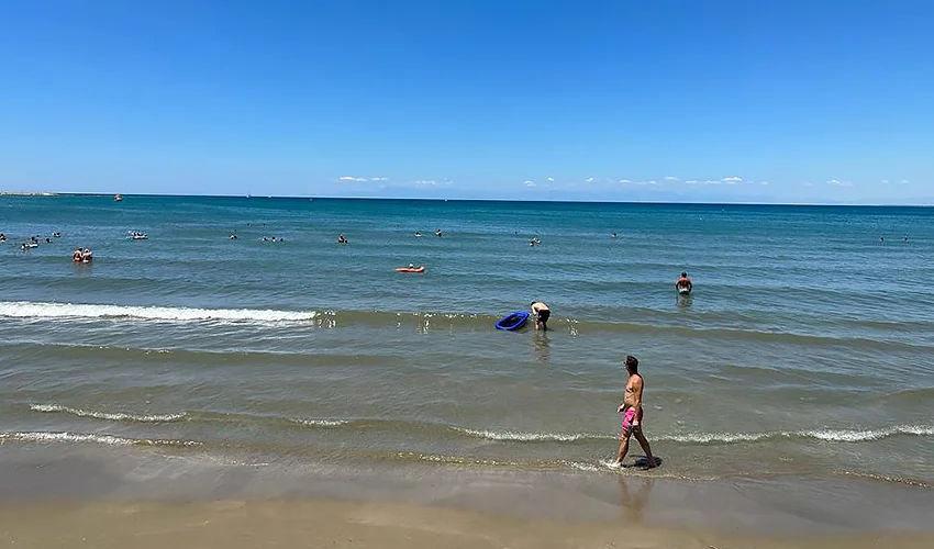 Turecká riviéra letecky: hotel Altinkum Beach***, 7 nocí s all inclusive a bazény