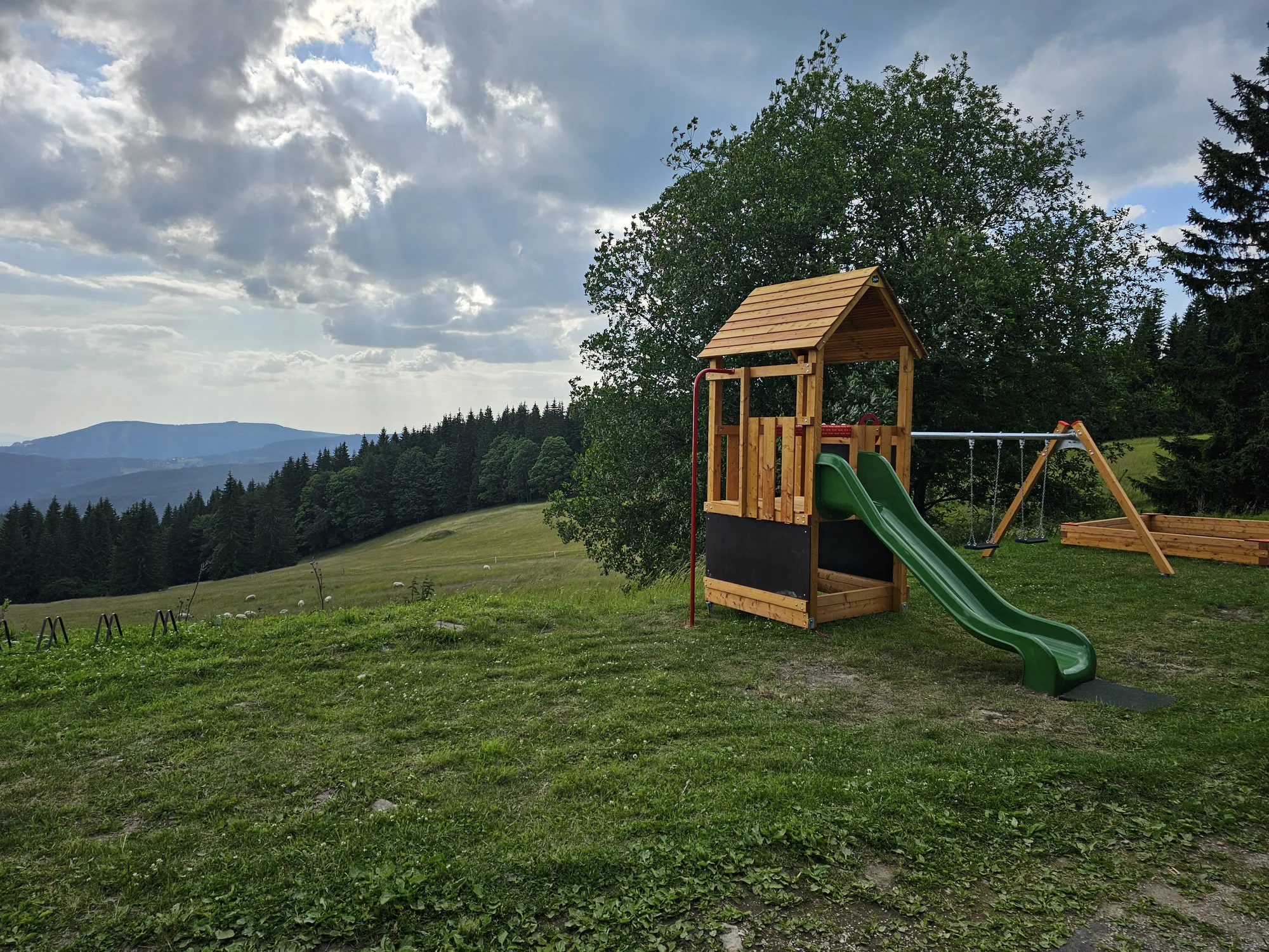 Horský hotel u Pece pod Sněžkou: snídaně či polopenze a 90 min. wellness