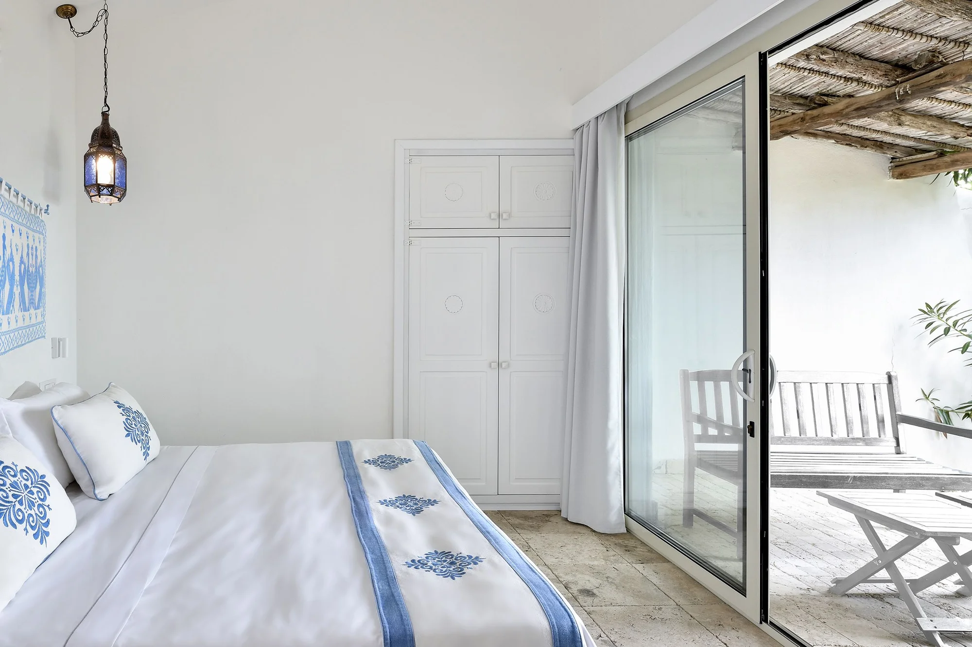 Sardinie: hotel s 11 bazény a polopenzí nebo plnou penzí, krásná pláž i vstup do NP Bellavista
