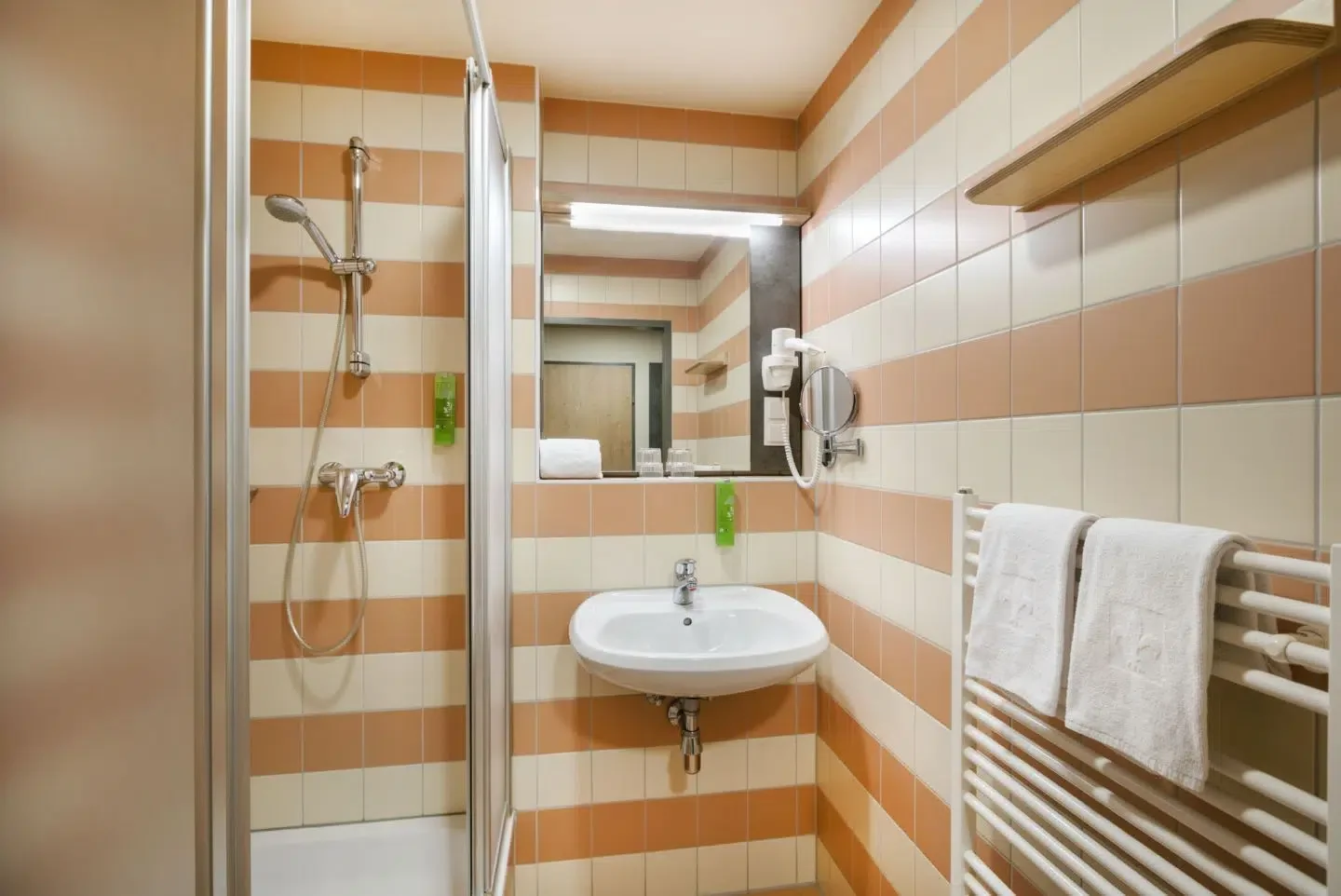 Rodinná dovolená v rakouských Alpách: 3* hotel se snídaní nebo polopenzí, wellness, karta výhod
