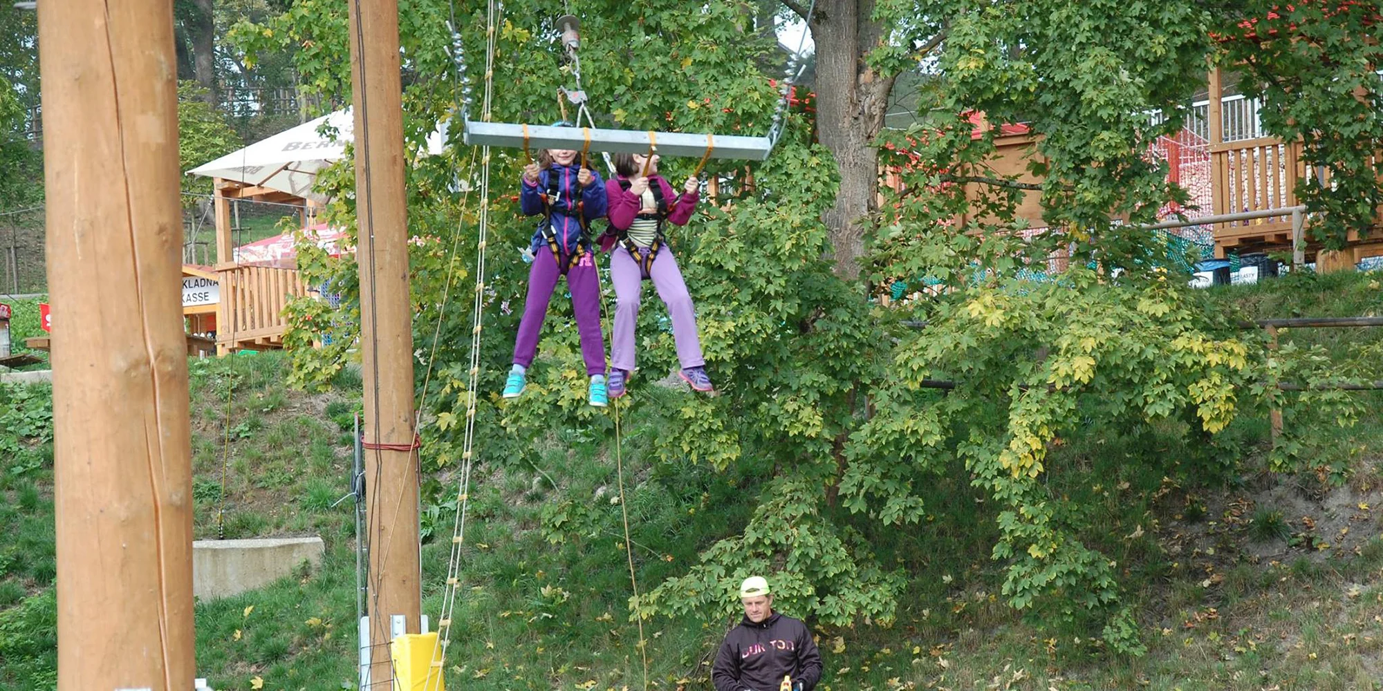 Pořádná dávka adrenalinu: seskok na obří houpačce pro 1 či 2 osoby