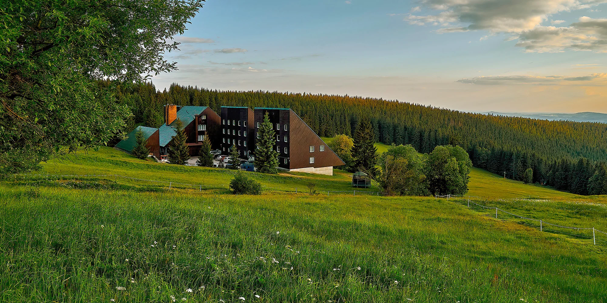 Horský hotel u Pece pod Sněžkou: snídaně či polopenze a 90 min. wellness