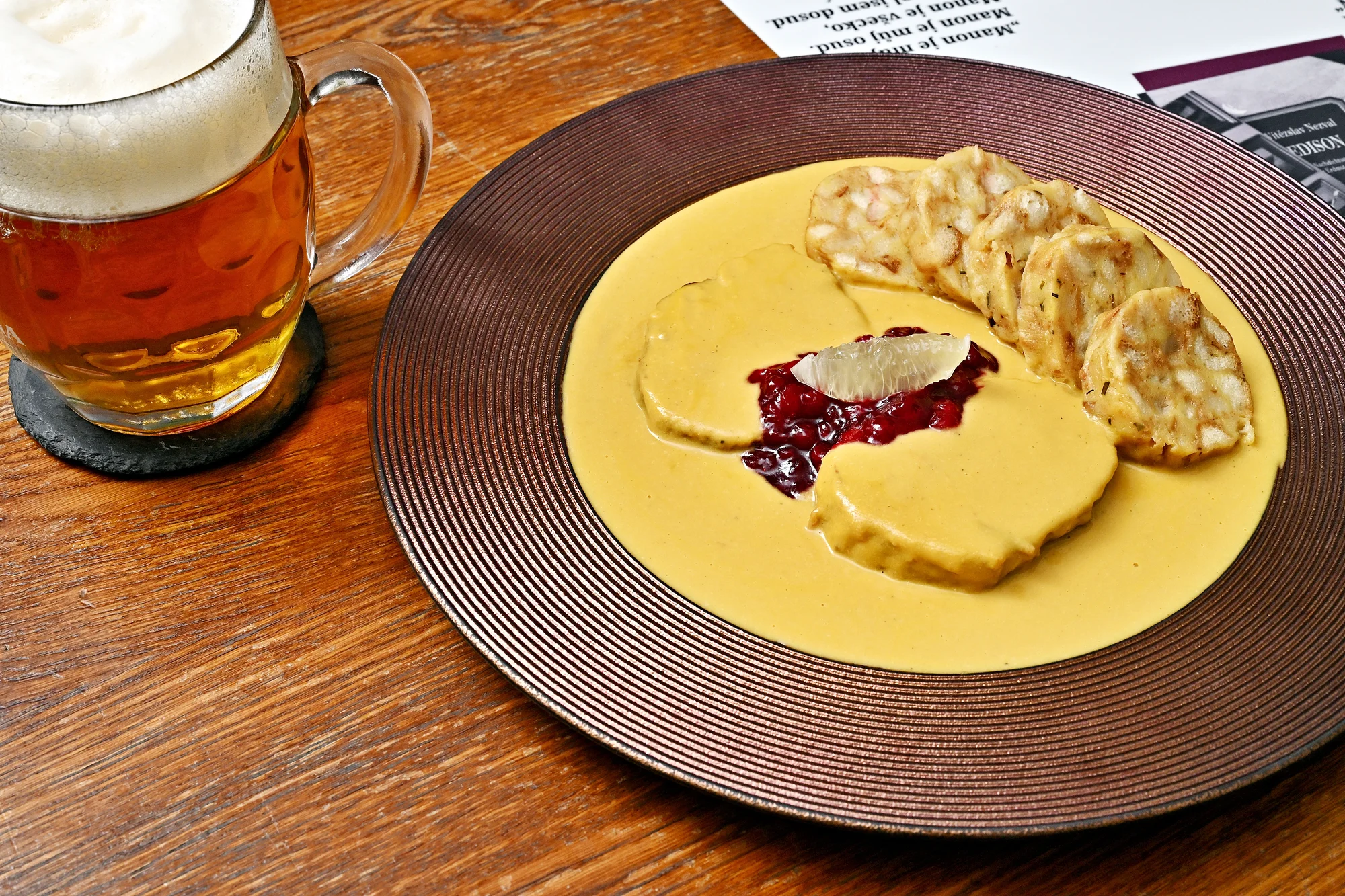 Otevřený voucher na snídani i klasické menu v Národní kavárně v centru města, 500-2000 Kč