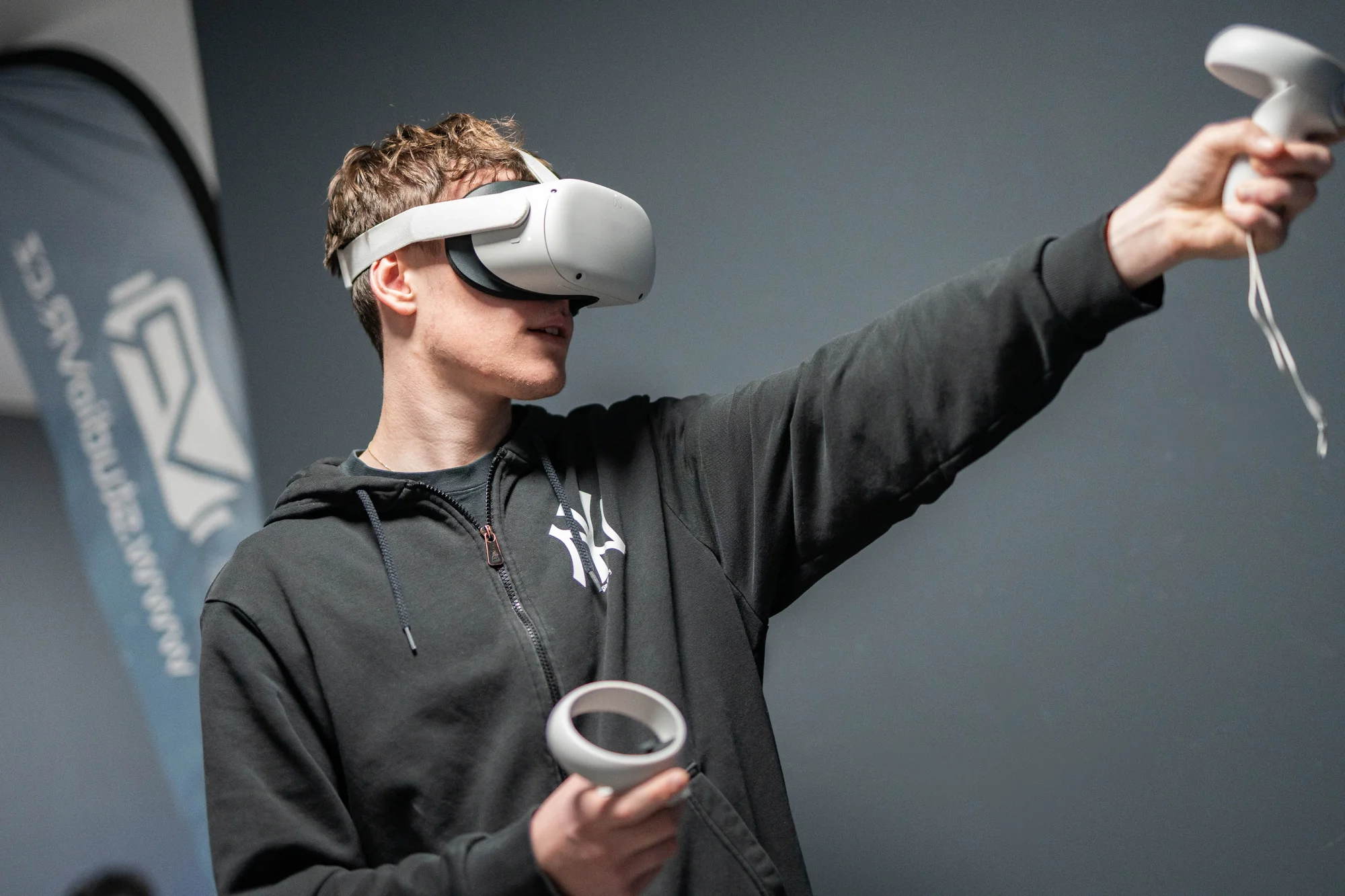 Závodní dráha i vesmír: 60 minut až 5 hodin ve studiu virtuální reality