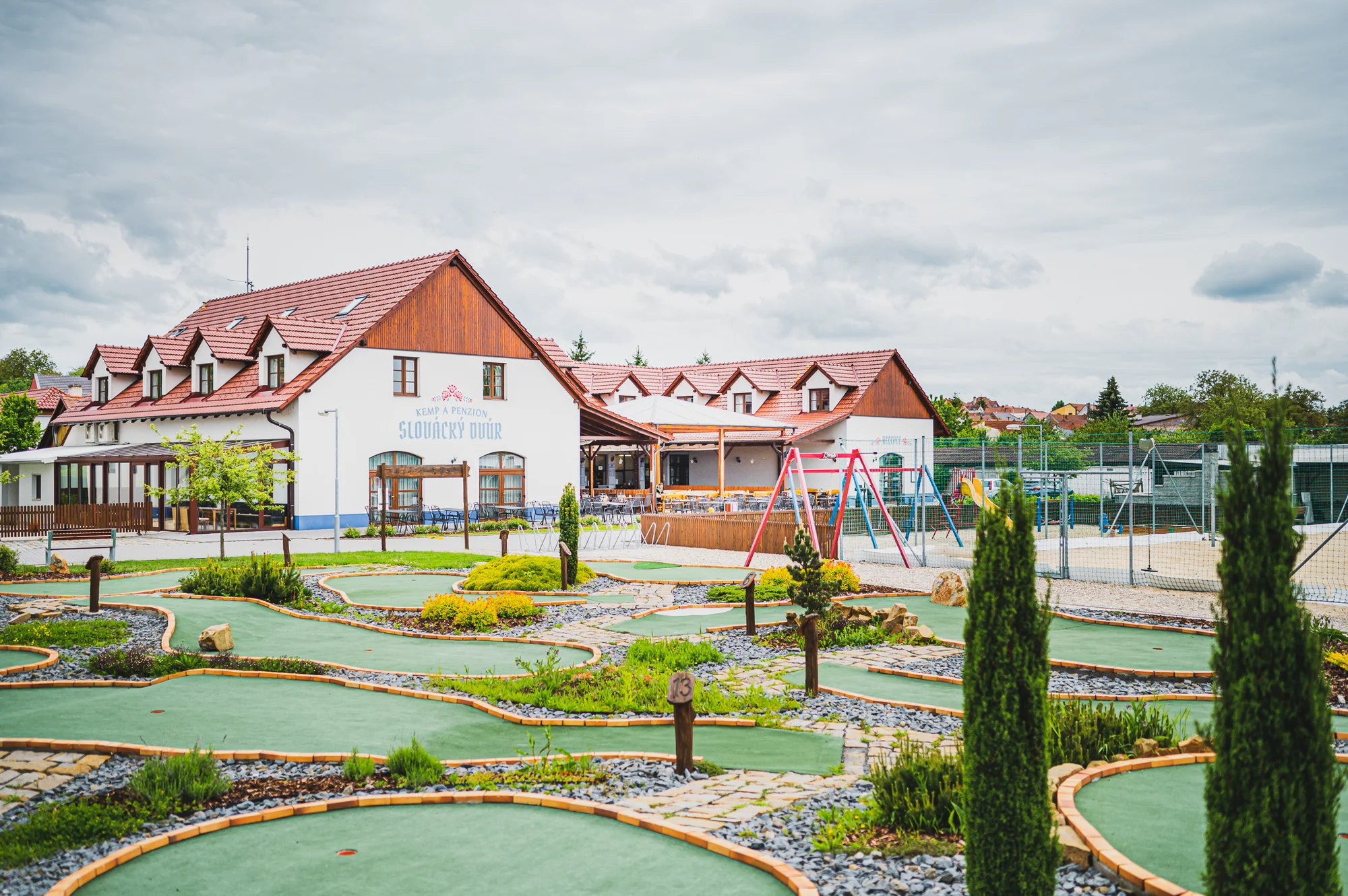 Pobyt v útulném posedu na Slováckém dvoře: komfortní vybavení, snídaně a privátní wellness