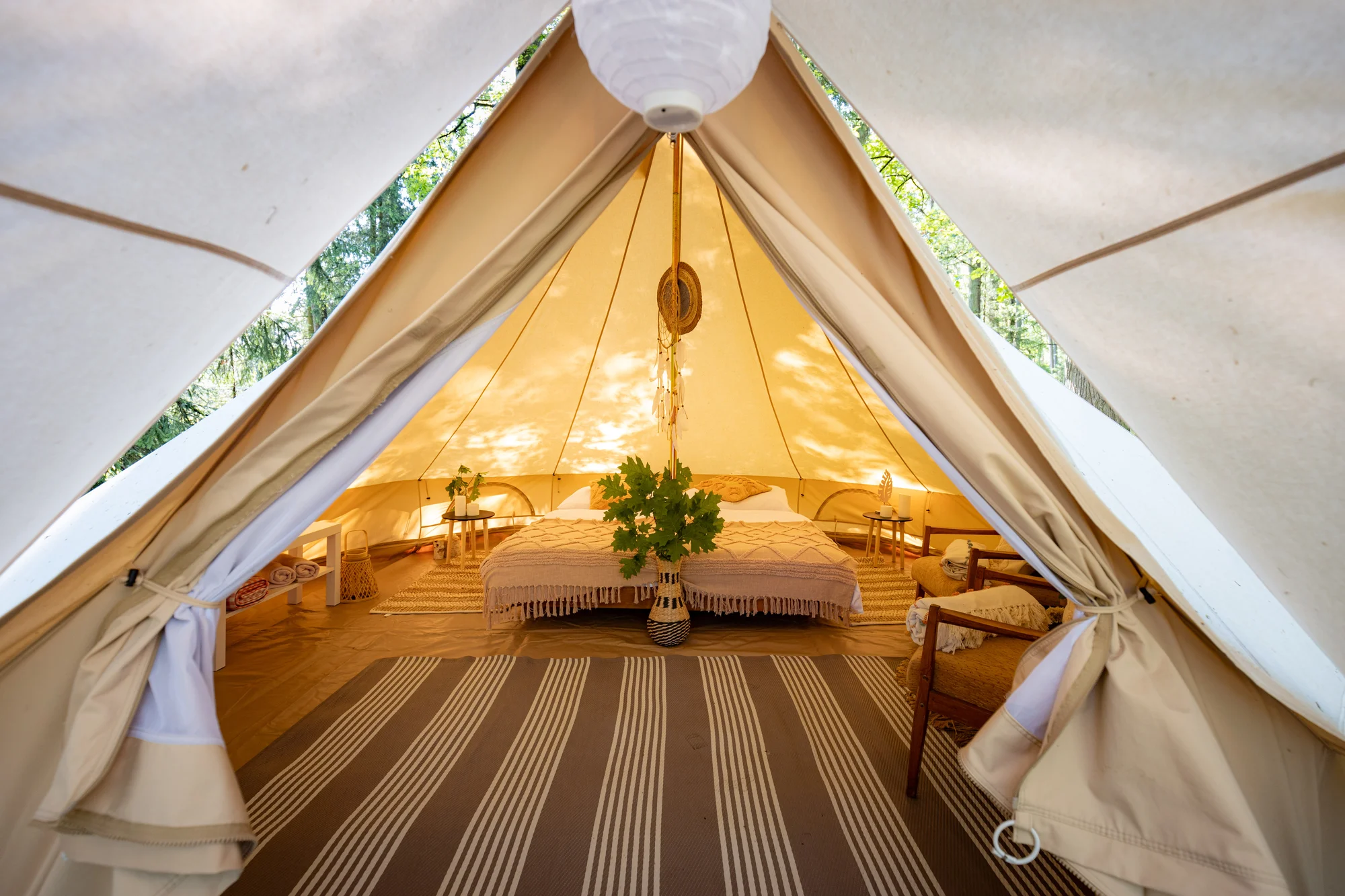 Glamping v Černické oboře u Bechyně se snídaní: klid uprostřed lesů a v blízkosti golfového hřiště
