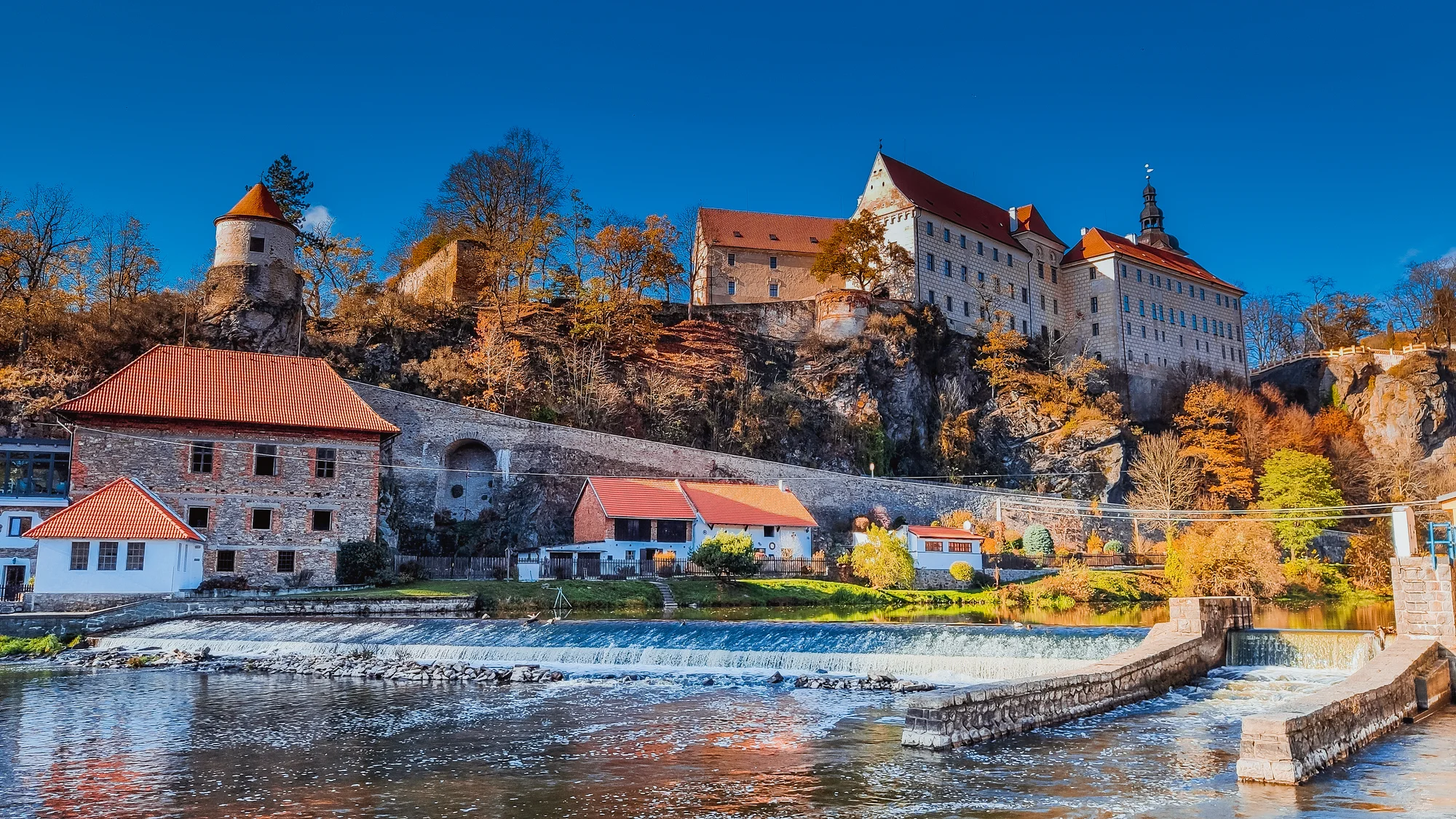 Glamping v Černické oboře u Bechyně se snídaní: klid uprostřed lesů a v blízkosti golfového hřiště