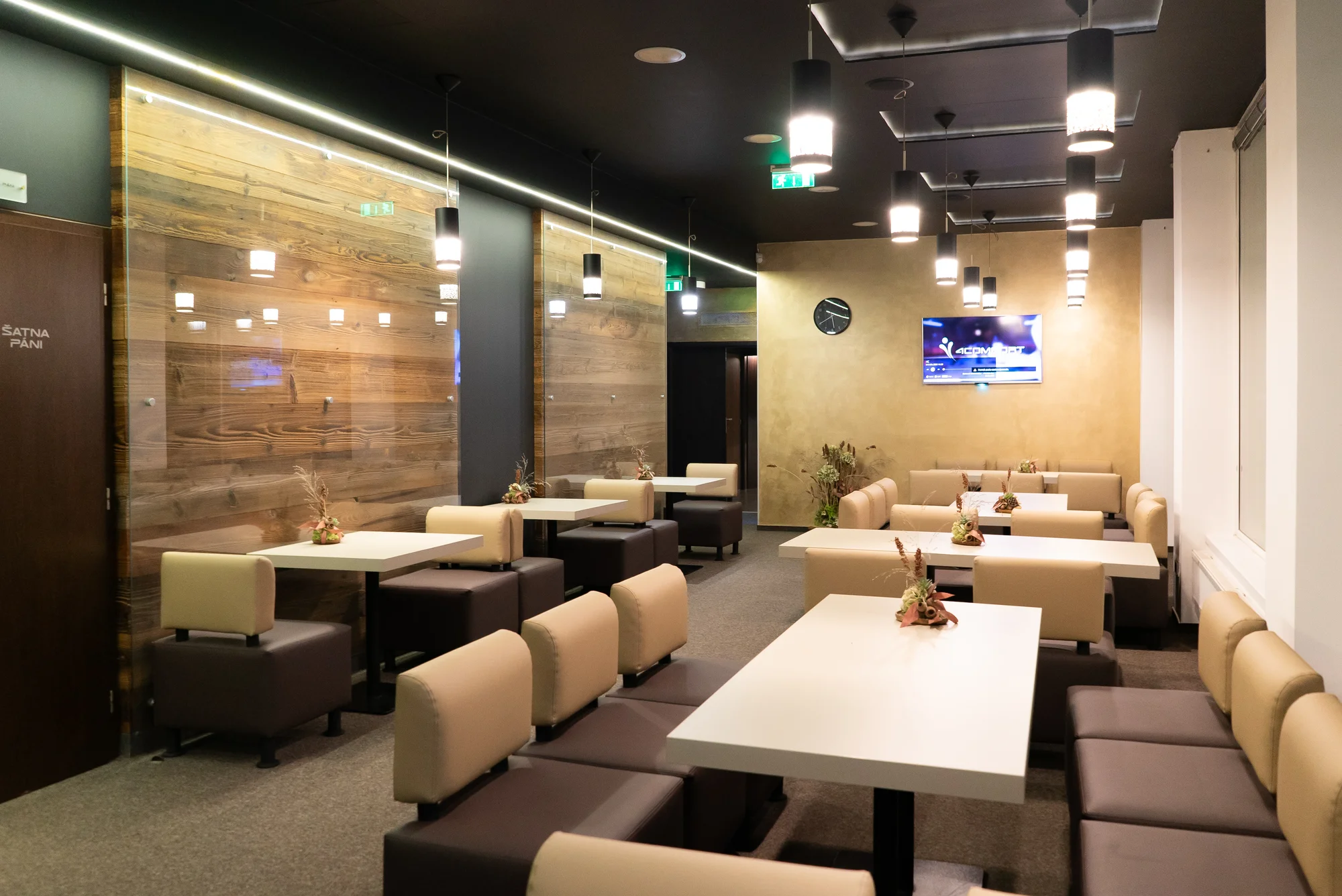 Soukromé spa Klasik pro dva: sauna, vířivka i láhev dle vlastního výběru