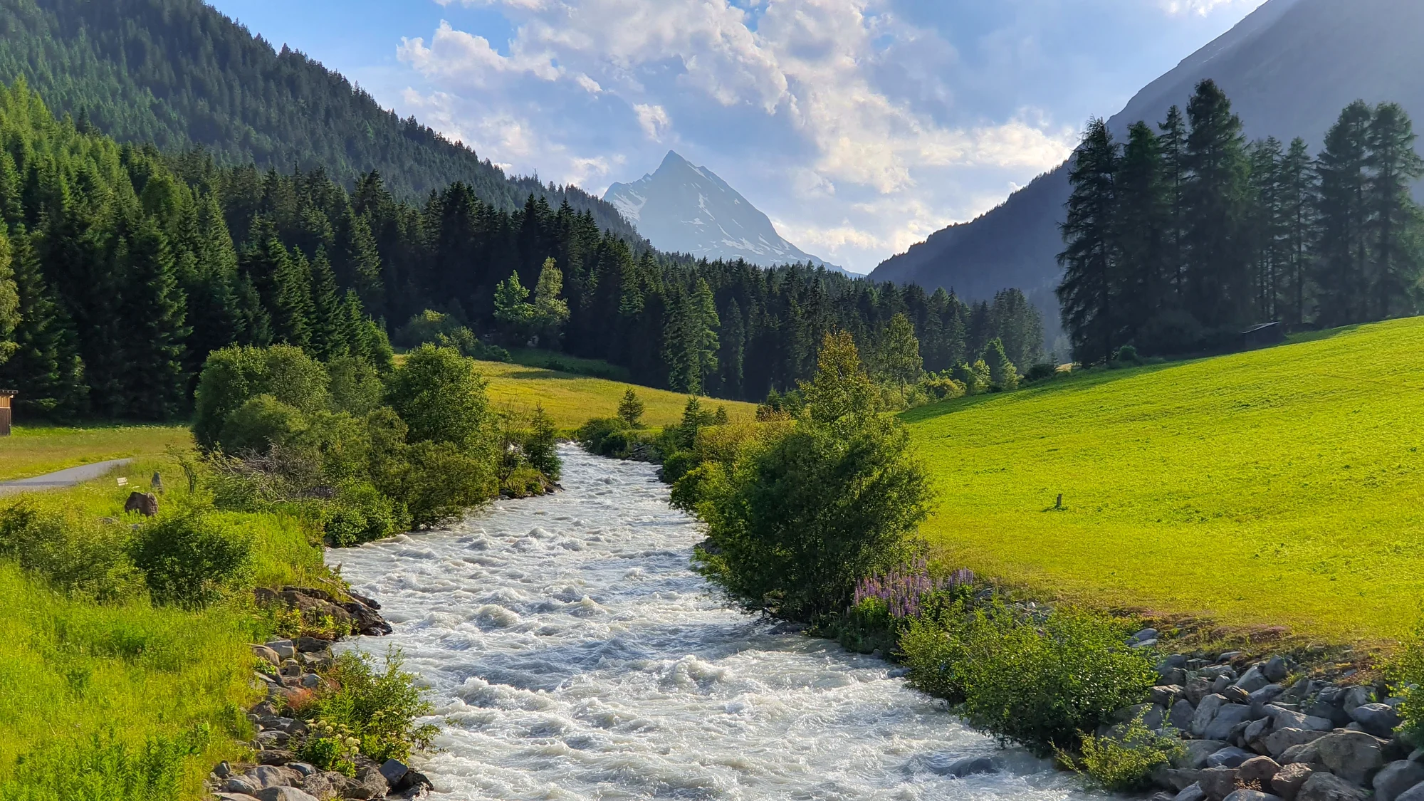 Ischgl v Tyrolsku: horská turistika i lyžování na 239 km sjezdovek, apartmány až pro 6 osob