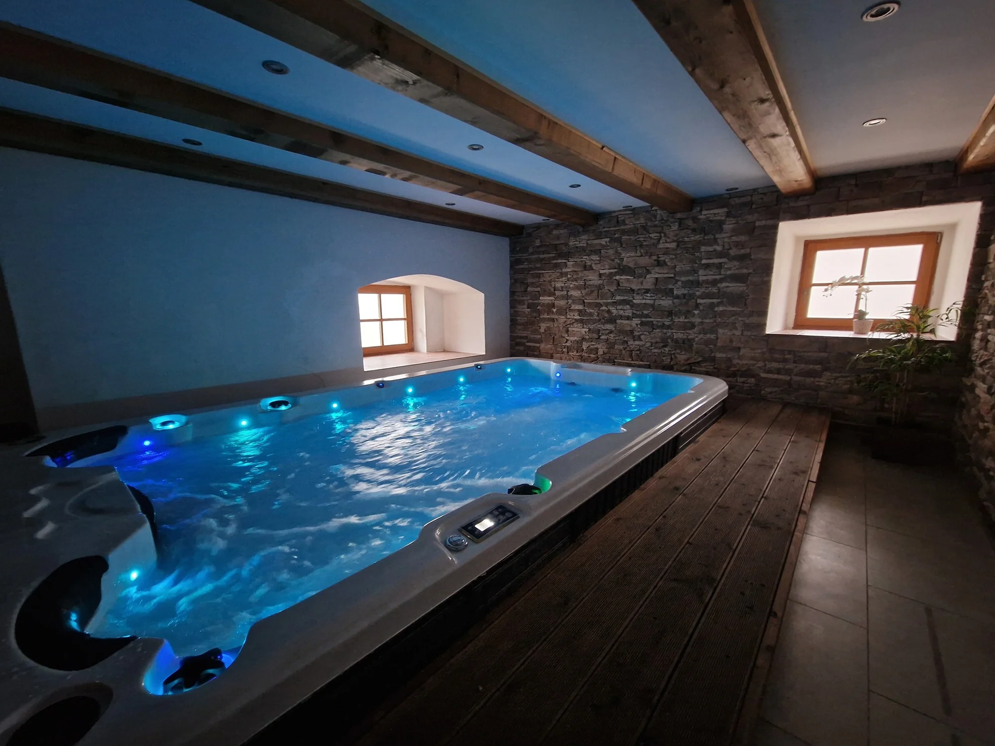 Privátní wellness balíčky: 75 nebo 150 min. vířivky a sauny pro 2 osoby