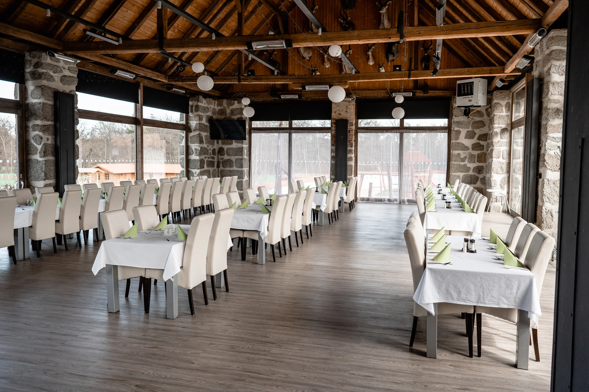 Voucher do restaurace v penzionu Pohoda Nárameč: 300–⁠⁠⁠⁠⁠⁠2000 Kč