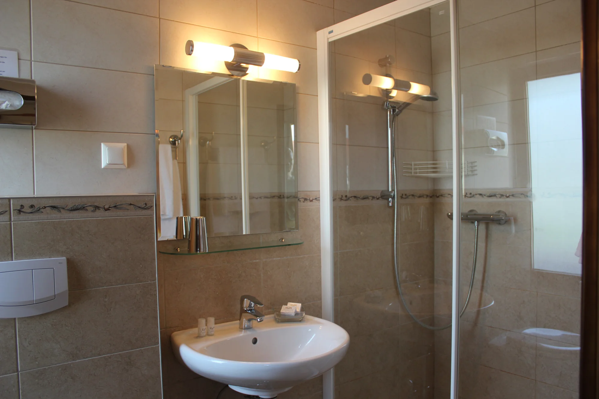 Rodinná dovolená v Korutanech: 3* hotel u jezera Klopeiner, soukromá pláž, snídaně
