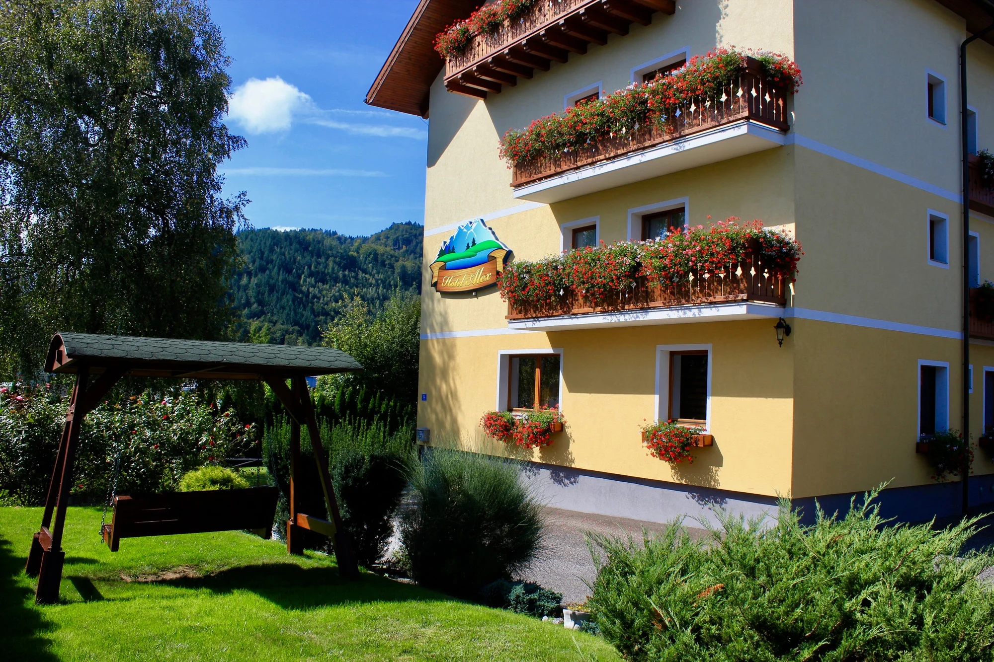 Rodinná dovolená v Korutanech: 3* hotel u jezera Klopeiner, soukromá pláž, snídaně