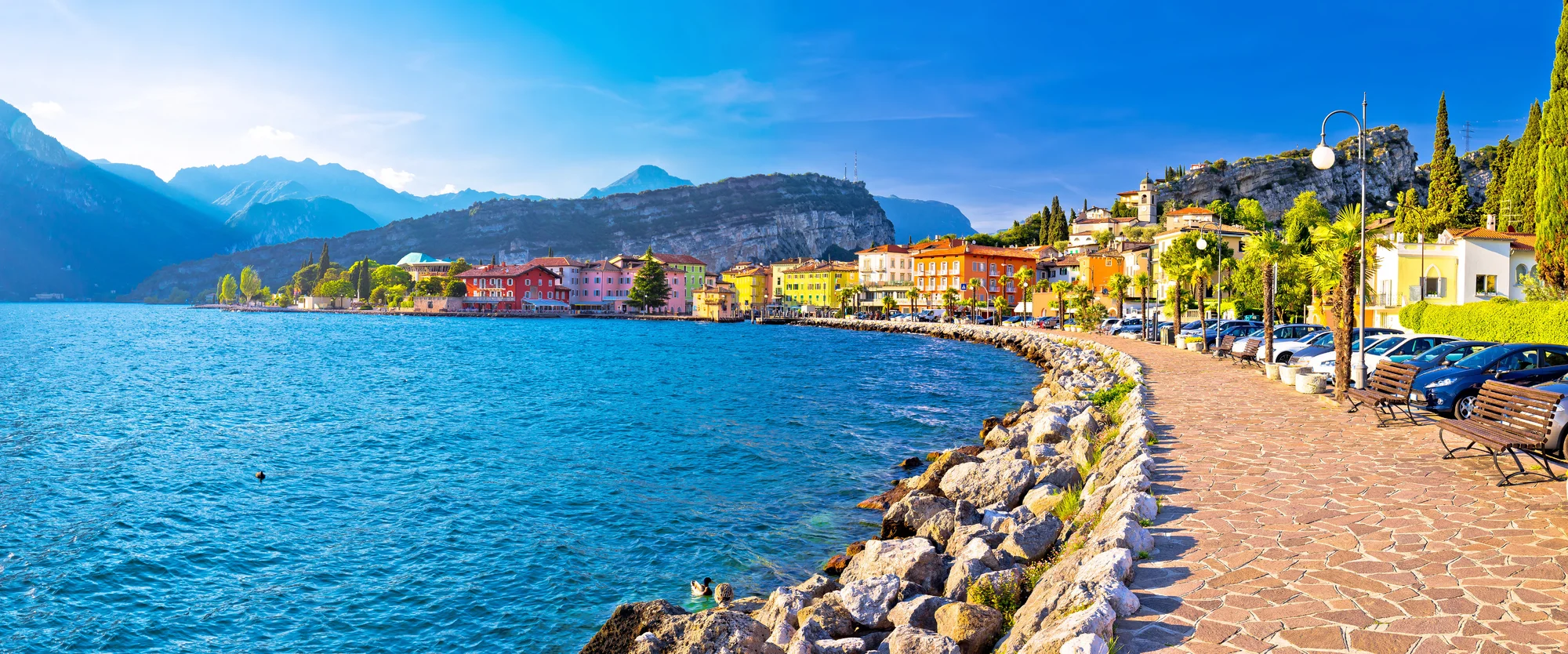 Lago di Garda: hotel u jezera a pláže, půjčení kol, víno na pokoji i strava