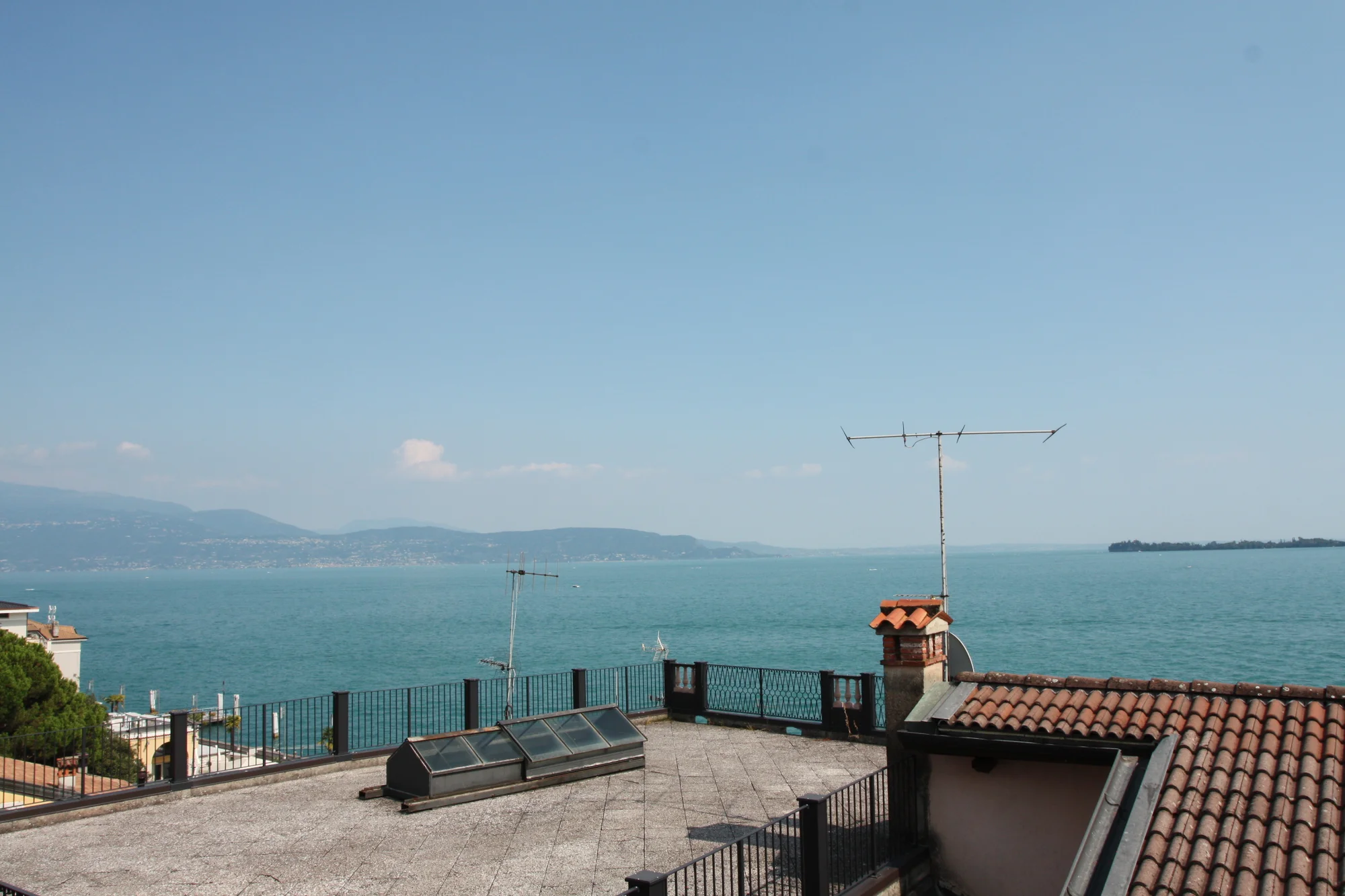 Lago di Garda: hotel u jezera a pláže, půjčení kol, víno na pokoji i strava