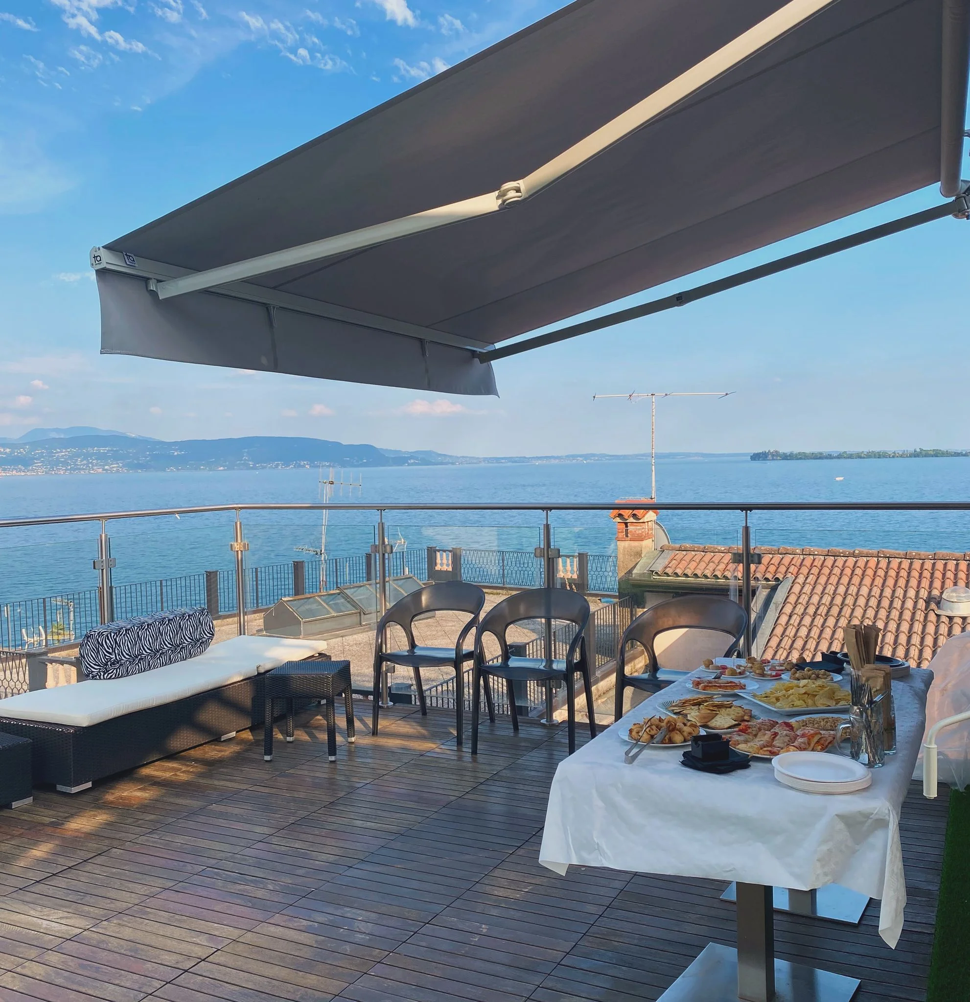Lago di Garda: hotel u jezera a pláže, půjčení kol, víno na pokoji i strava