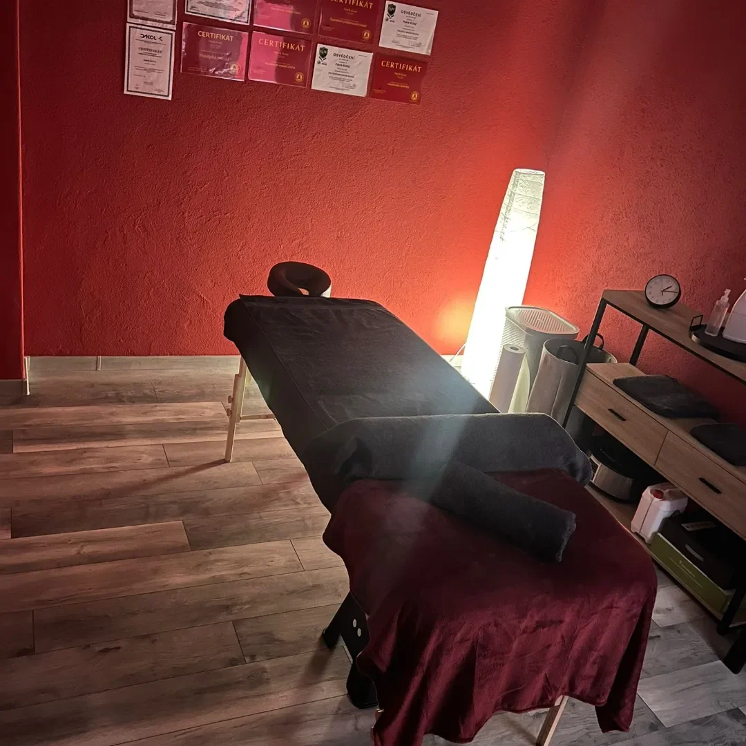 Permanentka na tři masáže dle výběru: klasická, havajská i baňkování