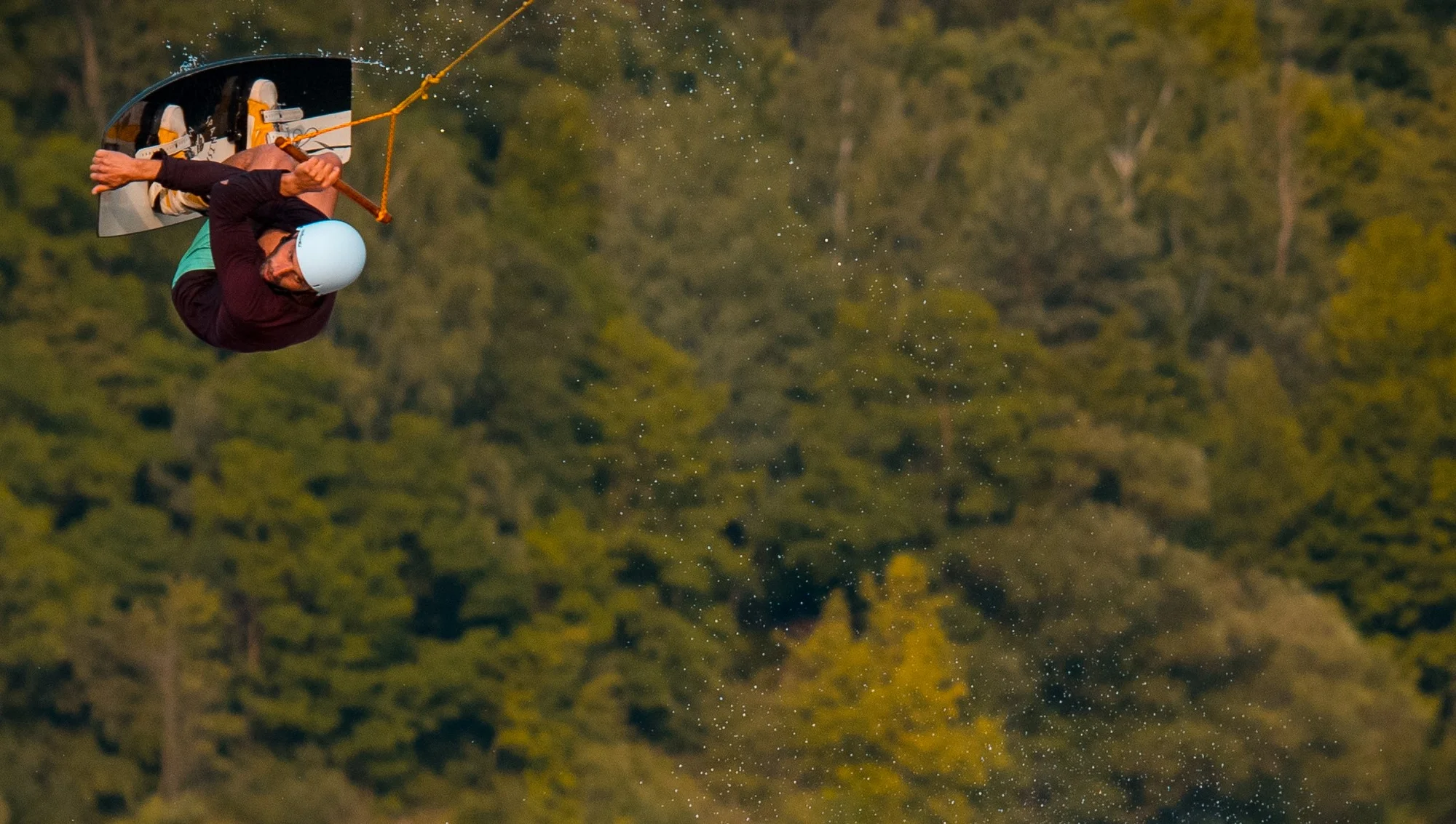 Adrenalin na vodě: Wakeboarding na 1 hod. vč. vybavení a trenéra, 2-4 osoby