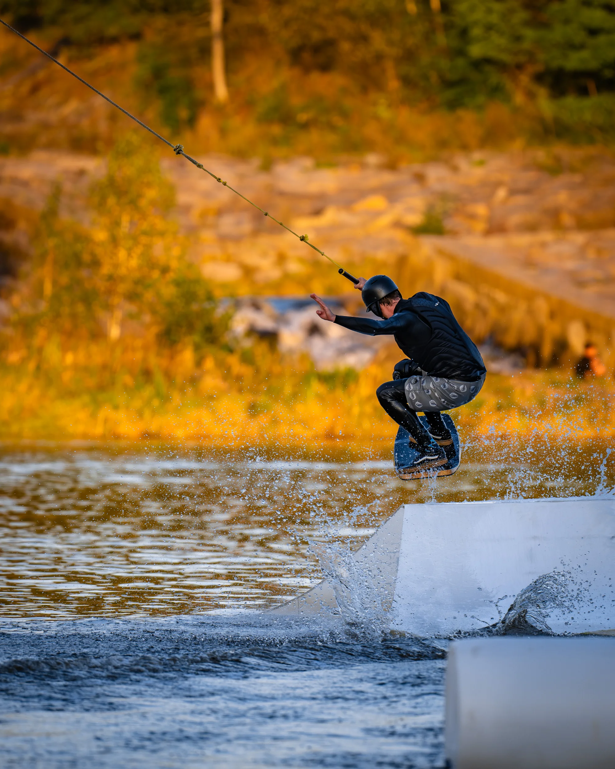 Adrenalin na vodě: Wakeboarding na 1 hod. vč. vybavení a trenéra, 2-4 osoby