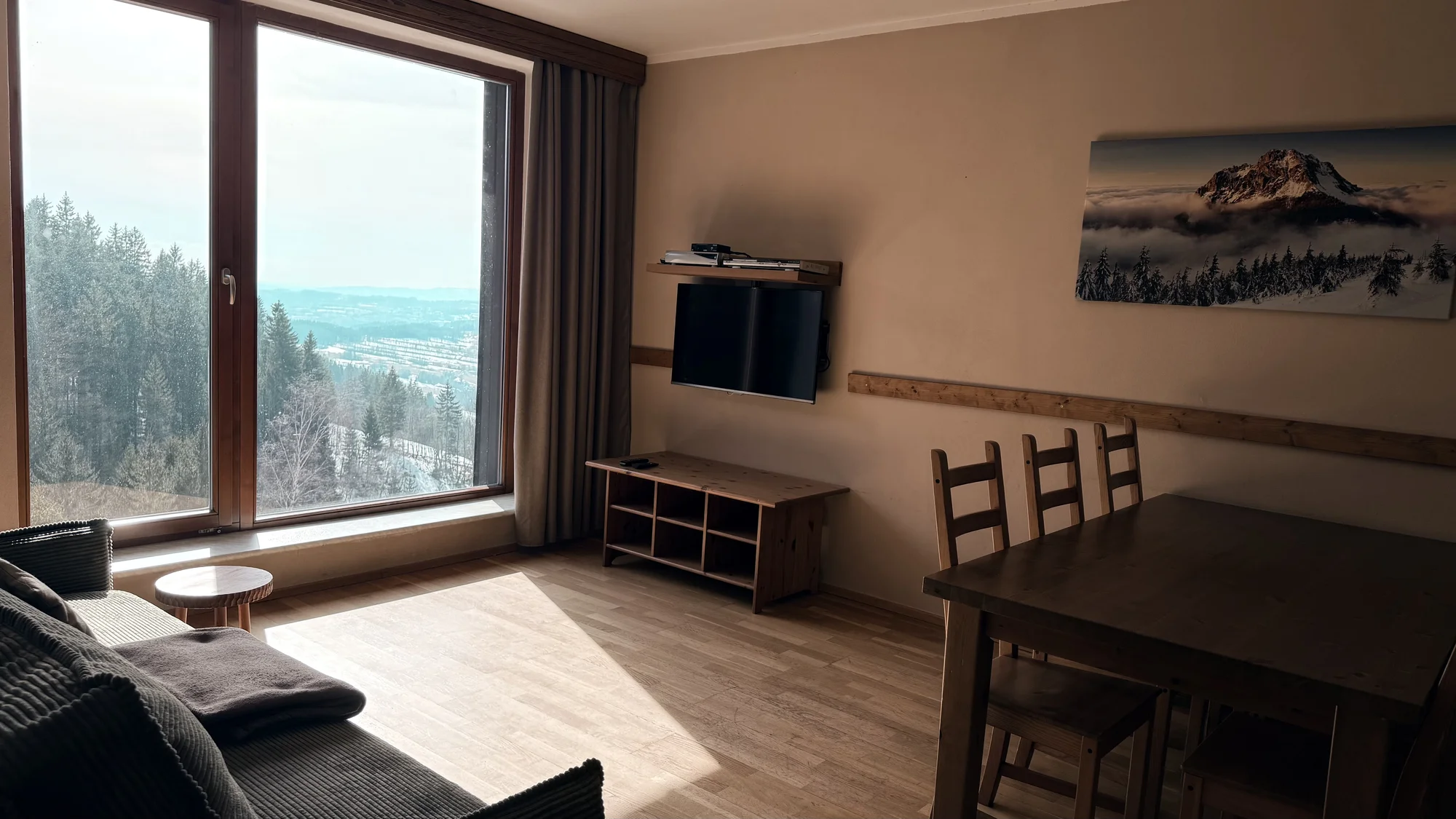 Útulné horské apartmány až pro 8 lidí v srdci Krkonoš: posezení u táboráku i výlety do okolí