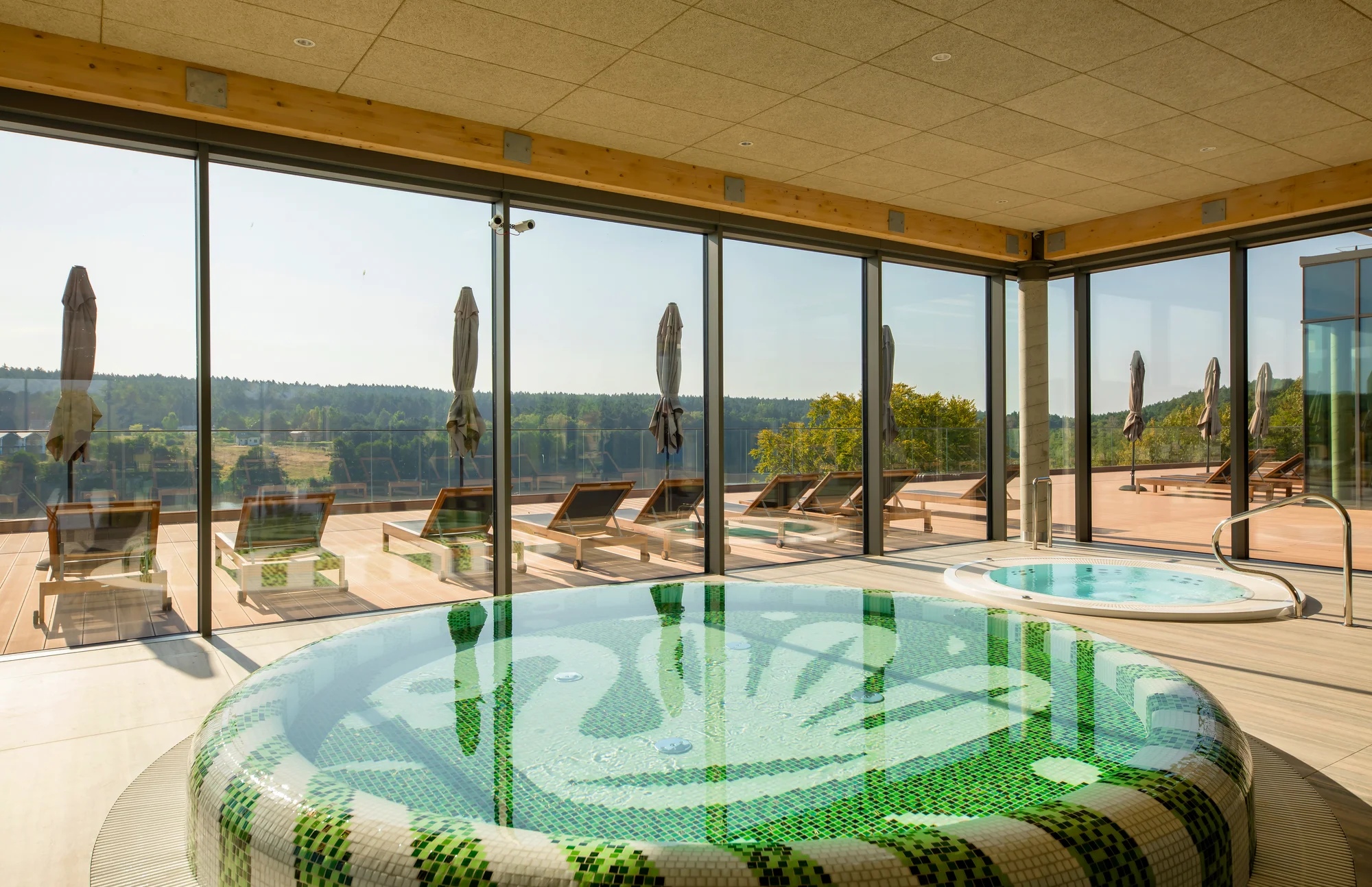 Nový hotel u jezera Wisełka: pláže Baltu i Volyňský park na dosah, wellness a polopenze v ceně