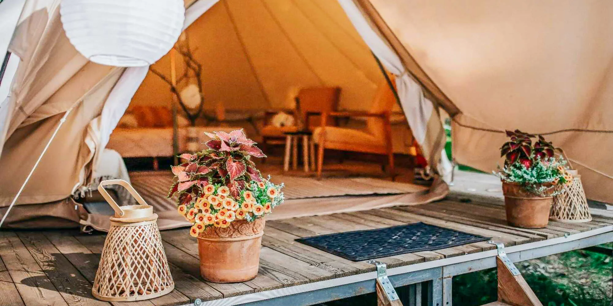 Glamping v Černické oboře u Bechyně se snídaní: klid uprostřed lesů a v blízkosti golfového hřiště