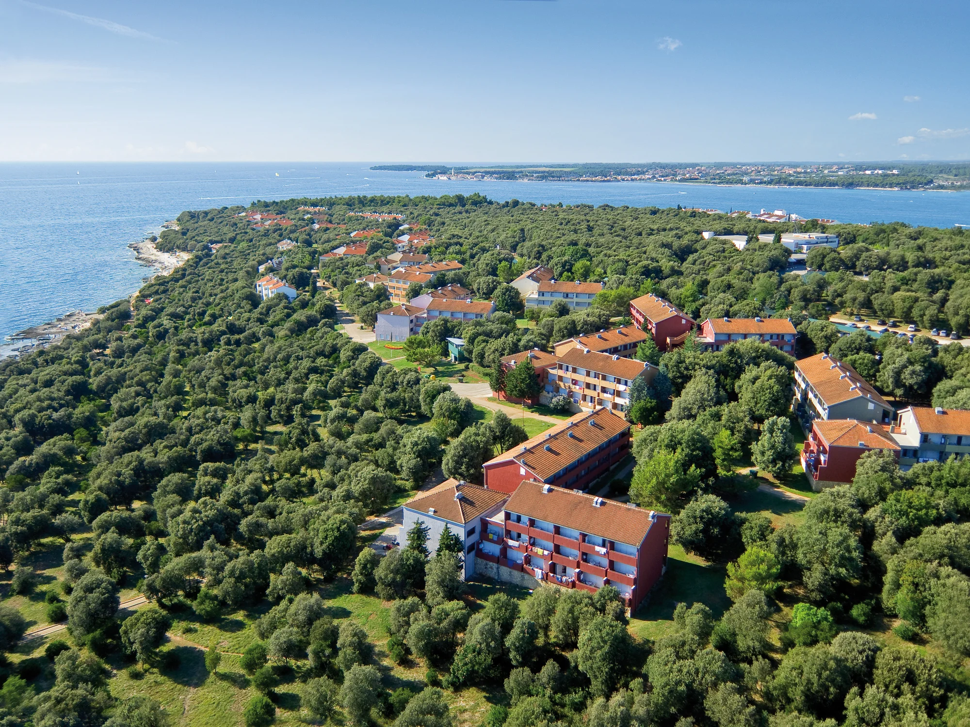 Rodinná pohoda na Jadranu: apartmány s balkonem kousek od pláže, sportovní vyžití