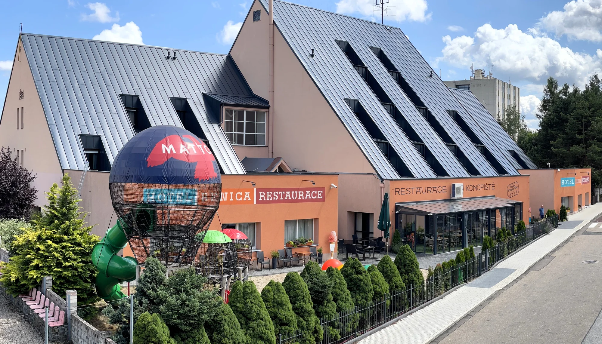 Pobyt u zámeckého parku s Konopištěm na dosah. Snídaně či polopenze i vstup do wellness