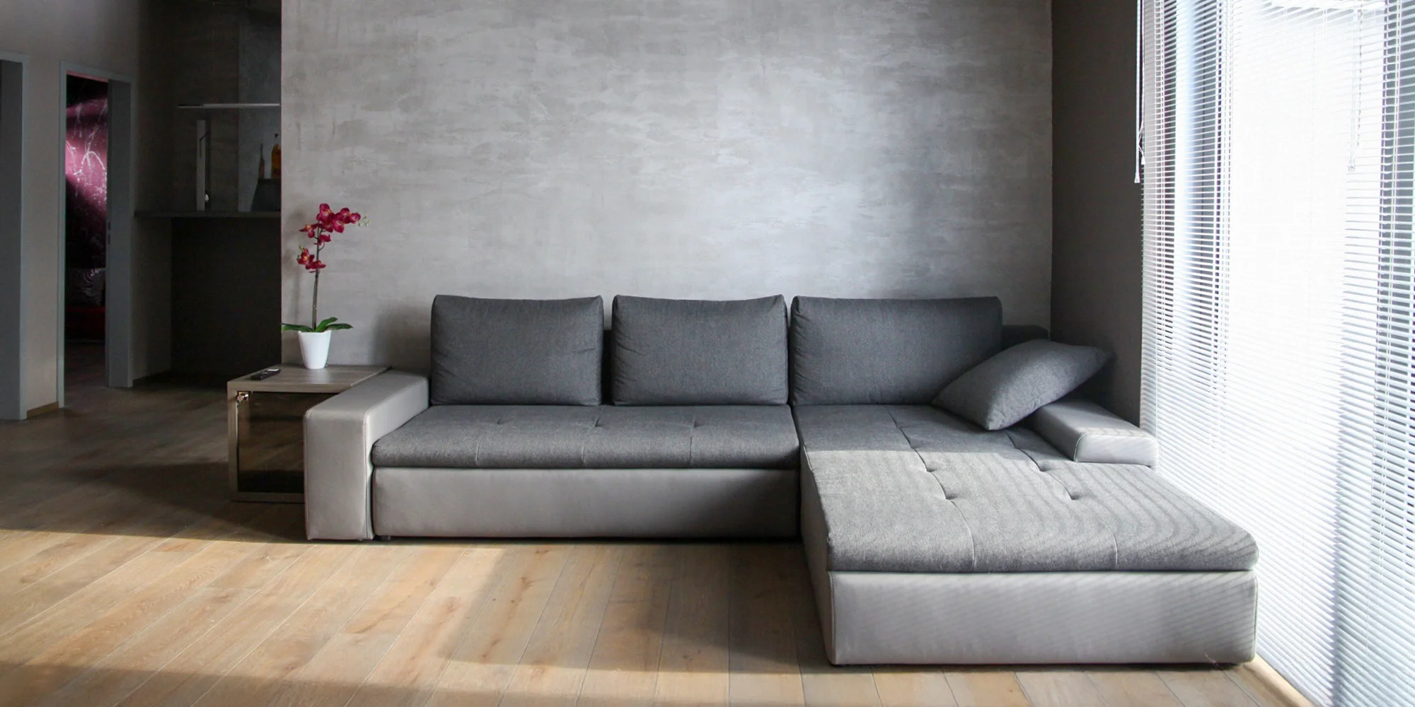Moderní apartmán s vlastním wellness, bazénem a krbem ve Velkých Popovicích