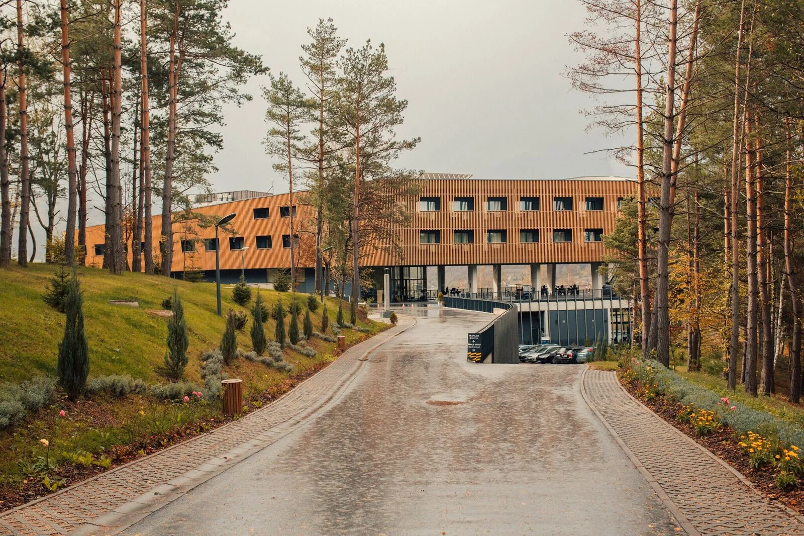 Spa resort uprostřed lesů u Sarajeva: snídaně, luxusní wellness i výhledy na známé hory