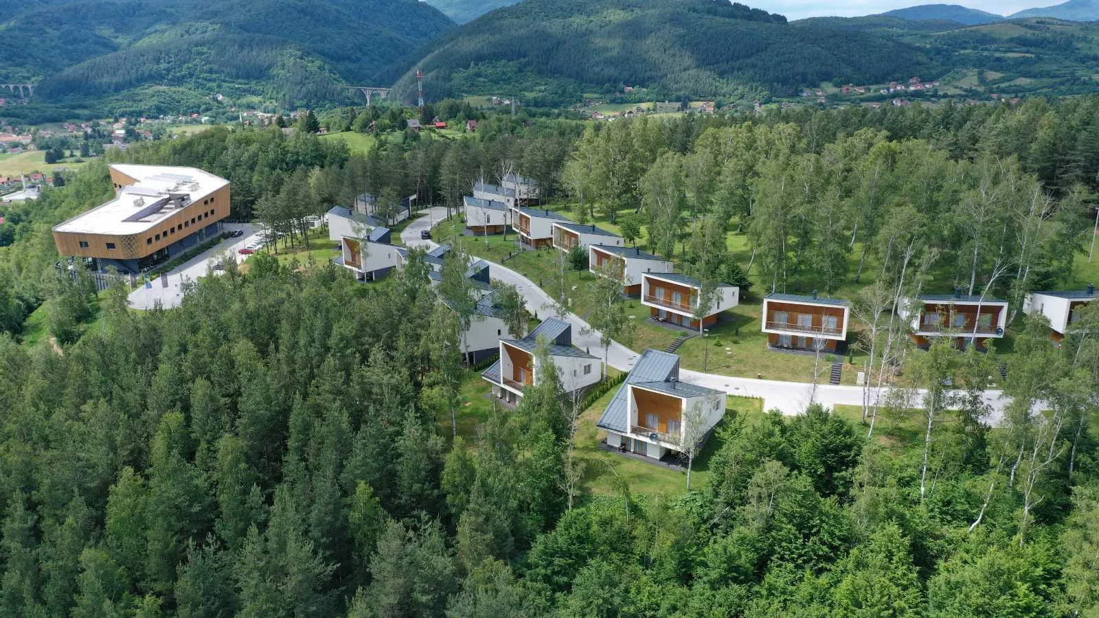 Spa resort uprostřed lesů u Sarajeva: snídaně, luxusní wellness i výhledy na známé hory