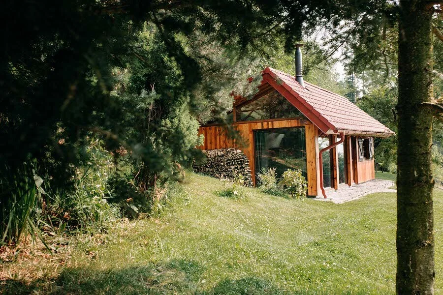 Dovolená s parádním výhledem na Lysou horu: designové apartmány nebo samostatná COOLna