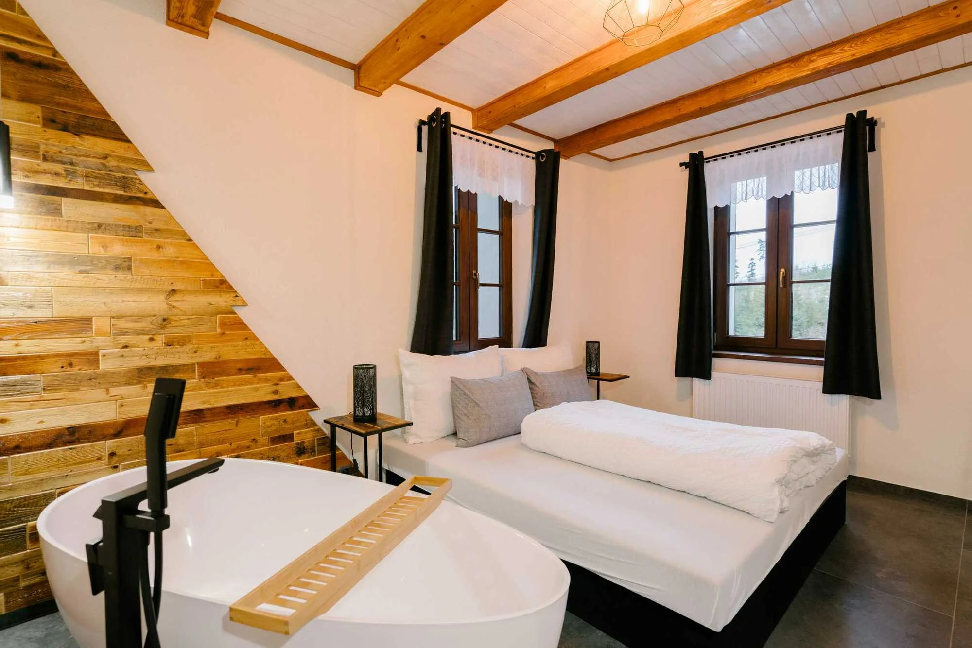 Dovolená s parádním výhledem na Lysou horu: designové apartmány nebo samostatná COOLna