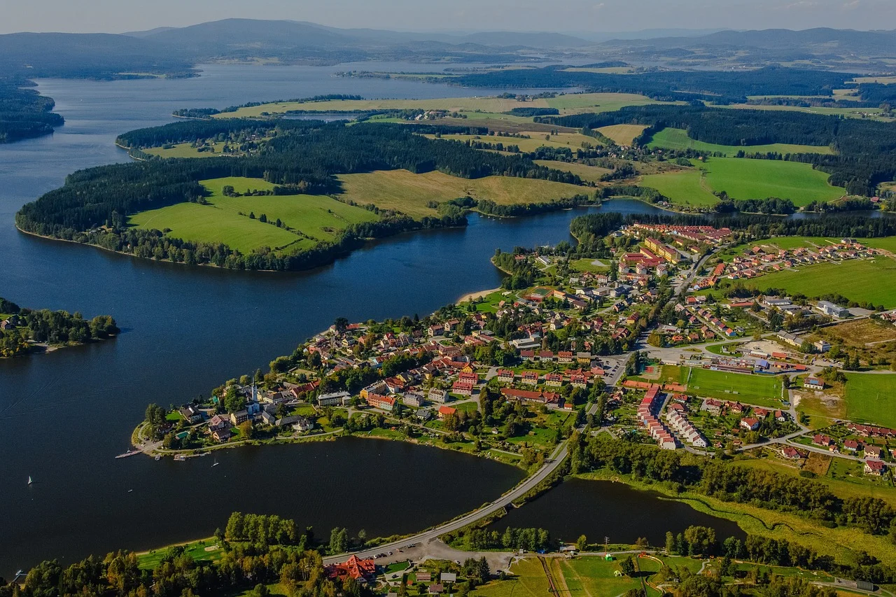 Projeďte únikovku na kole i v autě: geolokační hra na Šumavě, Moravě i v Třeboni