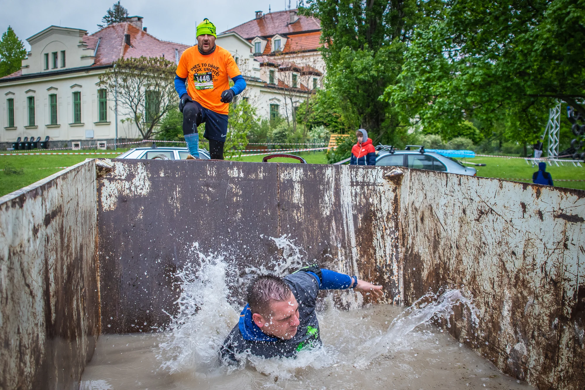 Urban Challenge: nezapomenutelný adrenalinový běh městem přes překážky