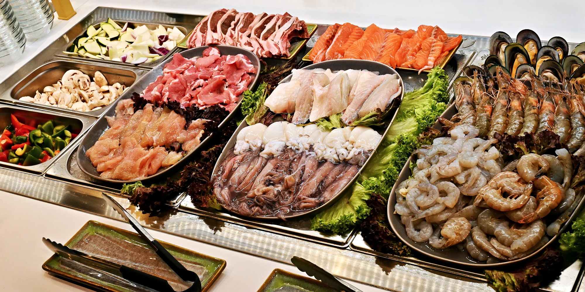 All you can eat sushi a grill v OC Quadrio pro 1 nebo 2 osoby: oběd i večeře, 1,5 hodiny konzumace