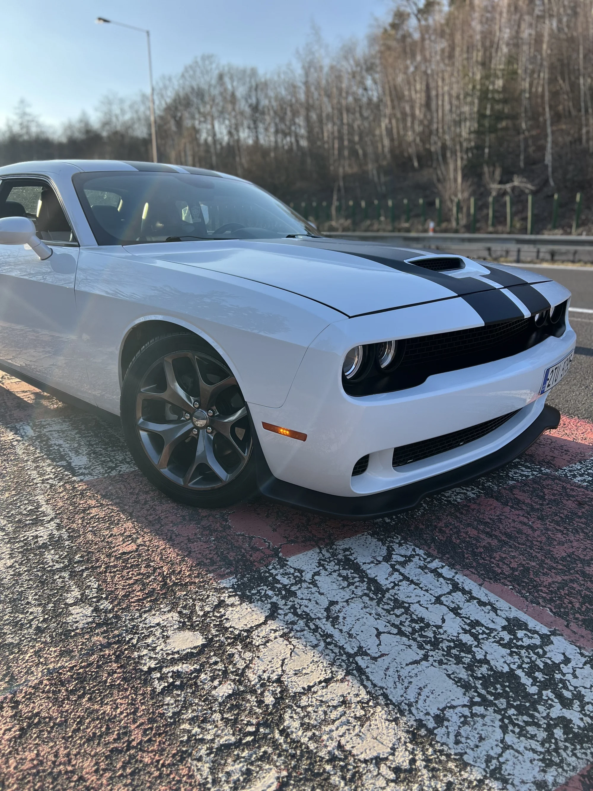Zapůjčení vozu Dodge Challenger s výkonem 330 koní na 12 hod. až celý víkend