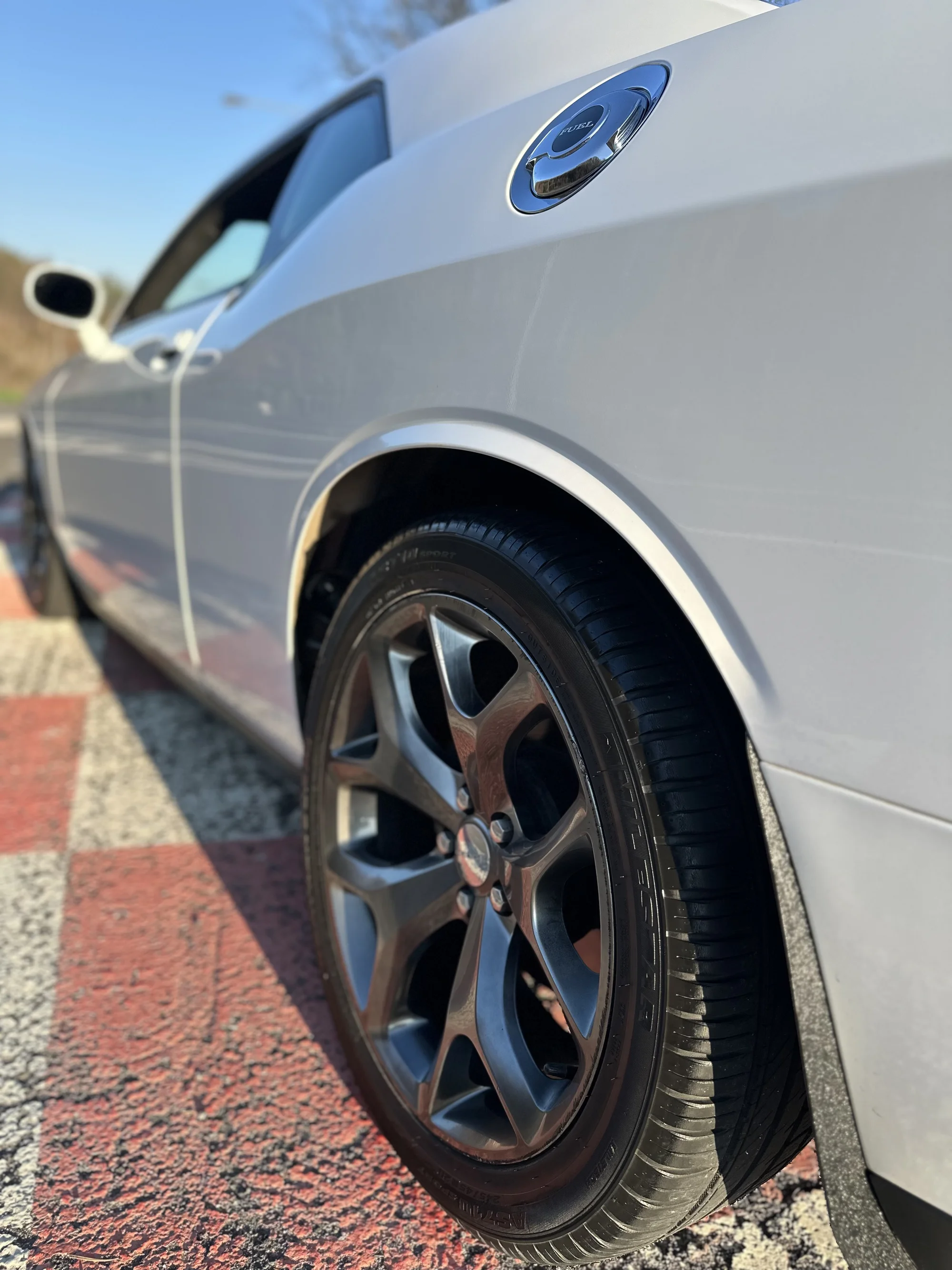 Zapůjčení vozu Dodge Challenger s výkonem 330 koní na 12 hod. až celý víkend