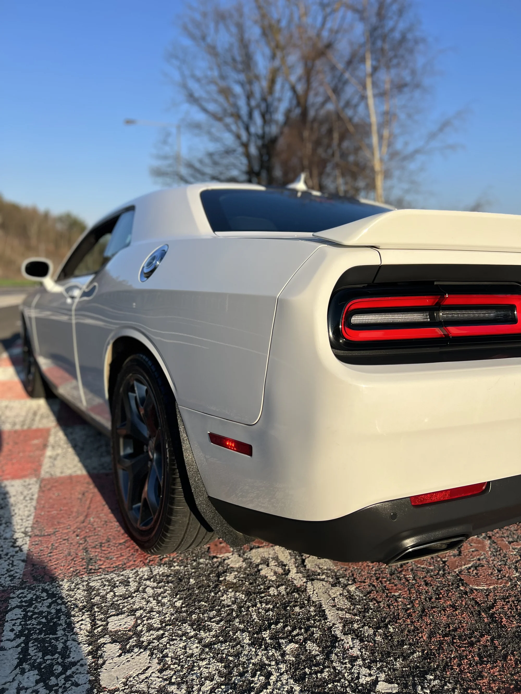 Zapůjčení vozu Dodge Challenger s výkonem 330 koní na 12 hod. až celý víkend