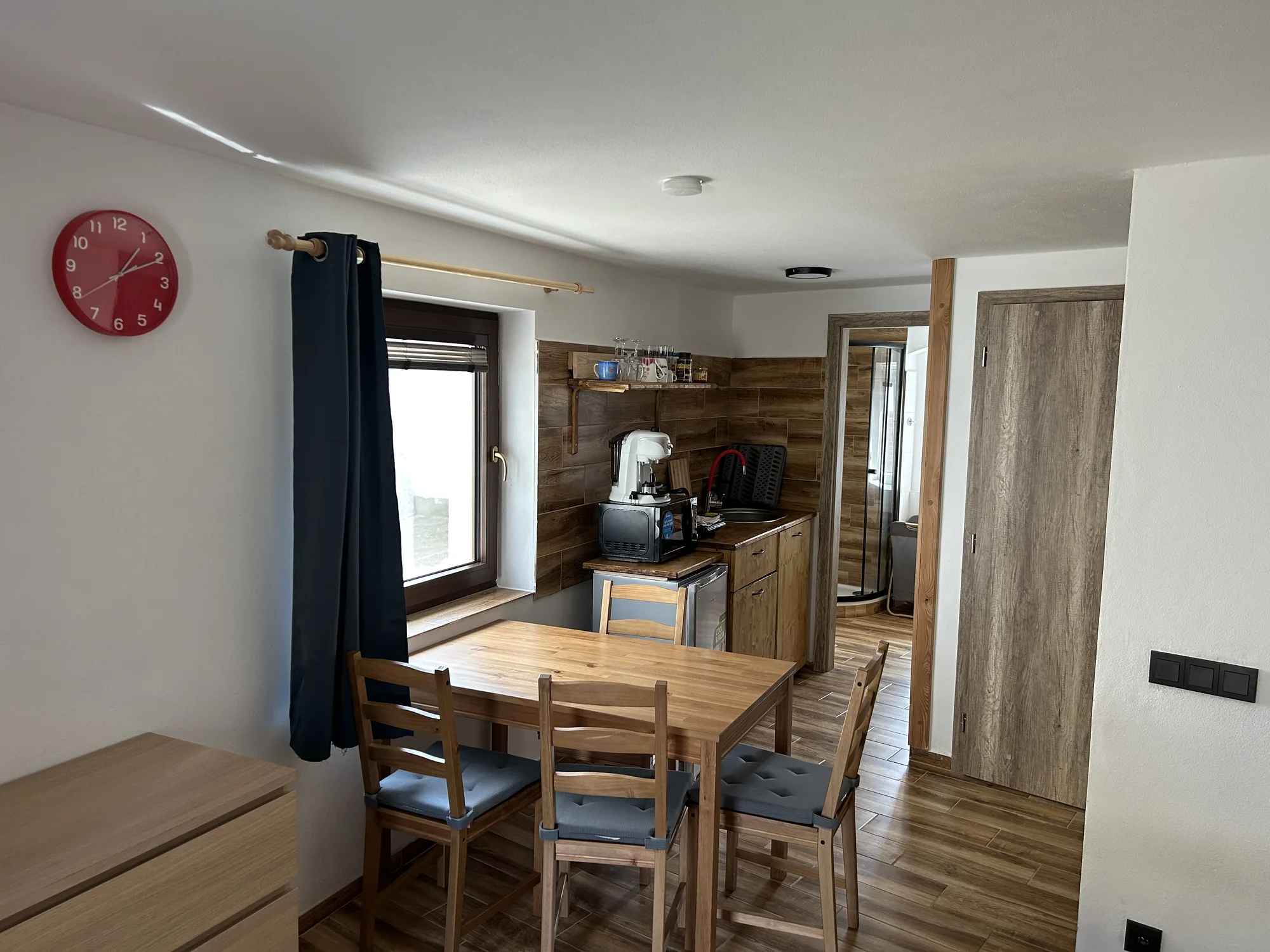 Penzion s půjčovnou raftů: apartmány až pro 7 osob, vč. kuchyně a zahrady s ohništěm, 9 km od Lipna
